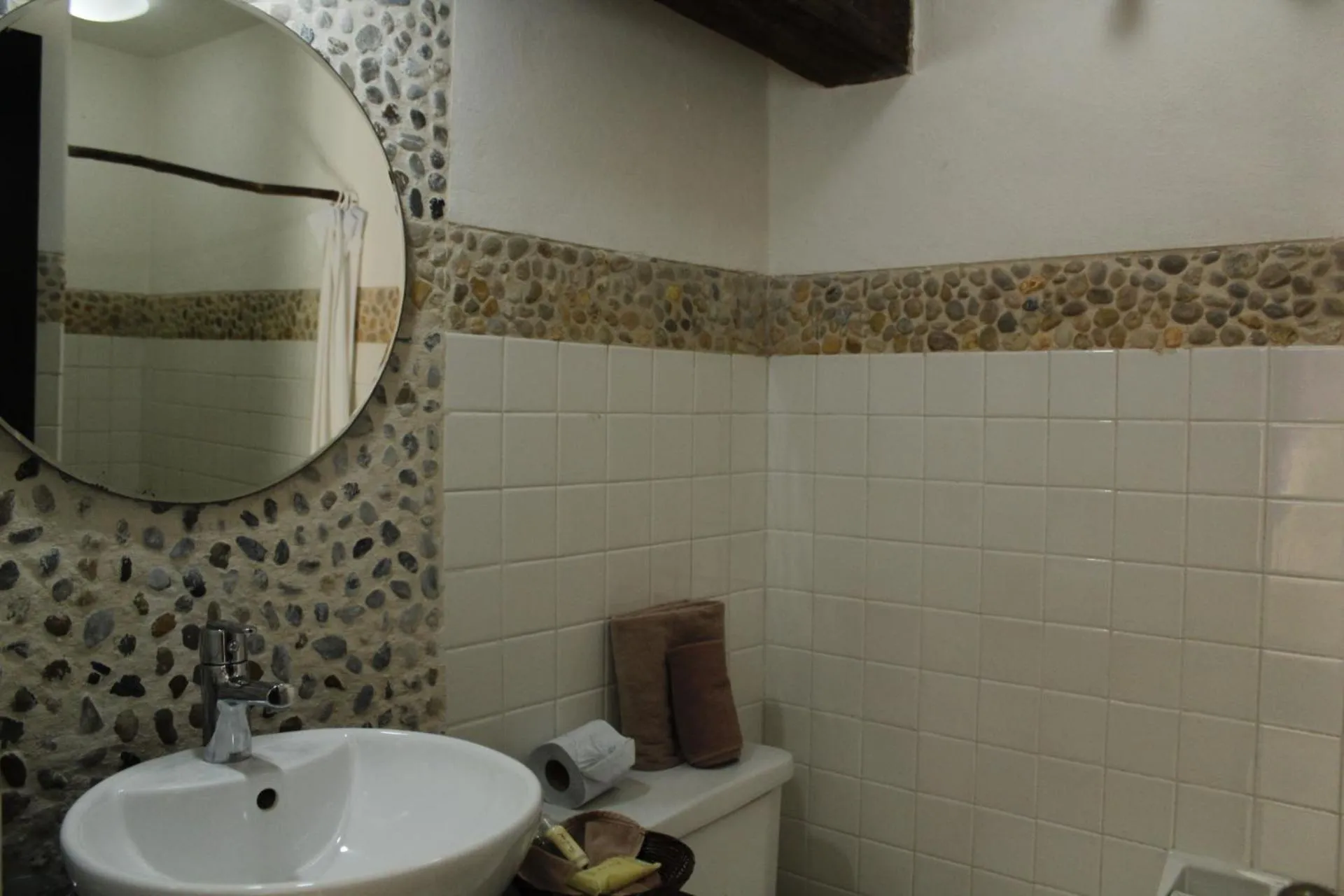 Bathroom in Hotel Vista del Mar with Beach Club access included