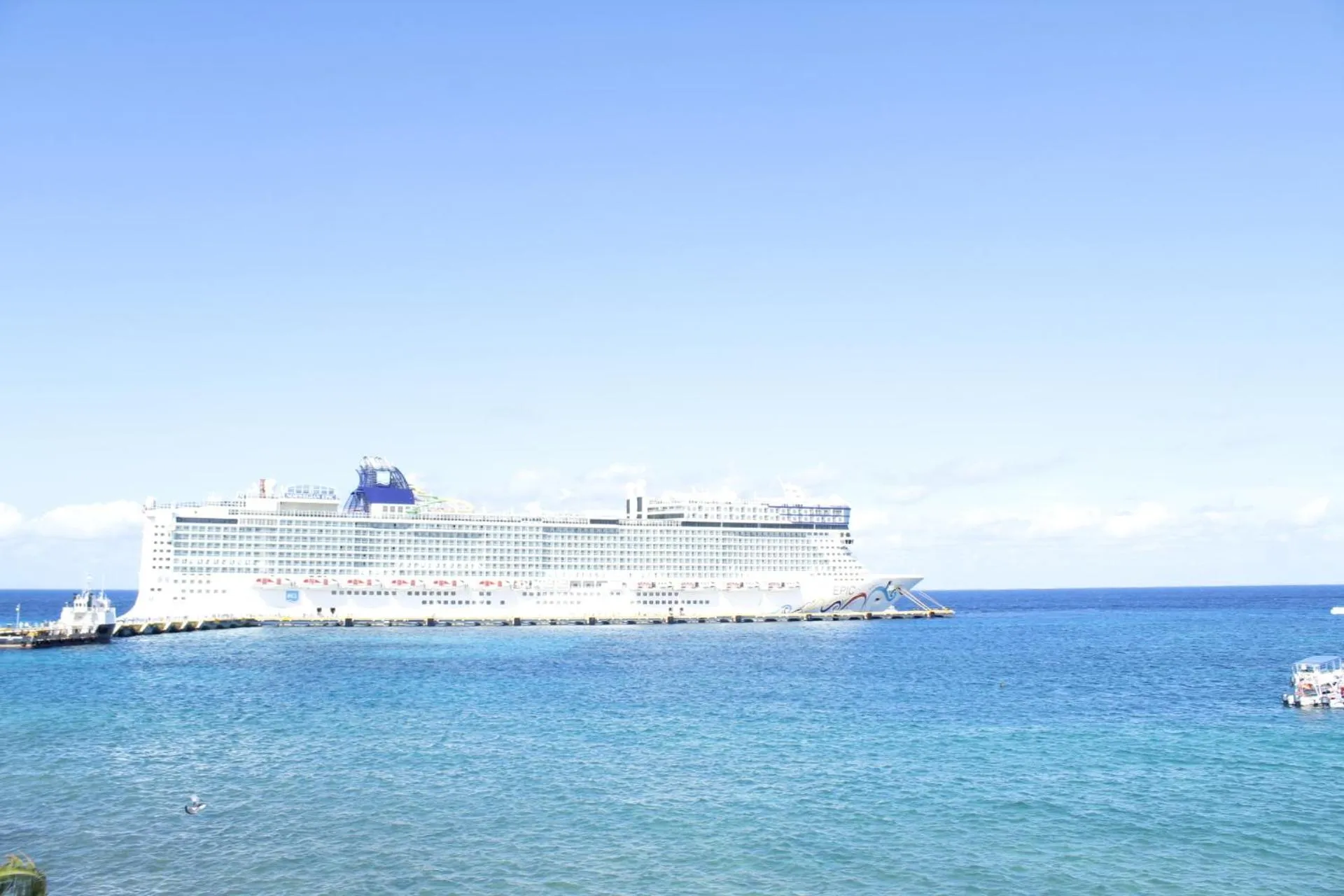 Sea view in Hotel Vista del Mar with Beach Club access included