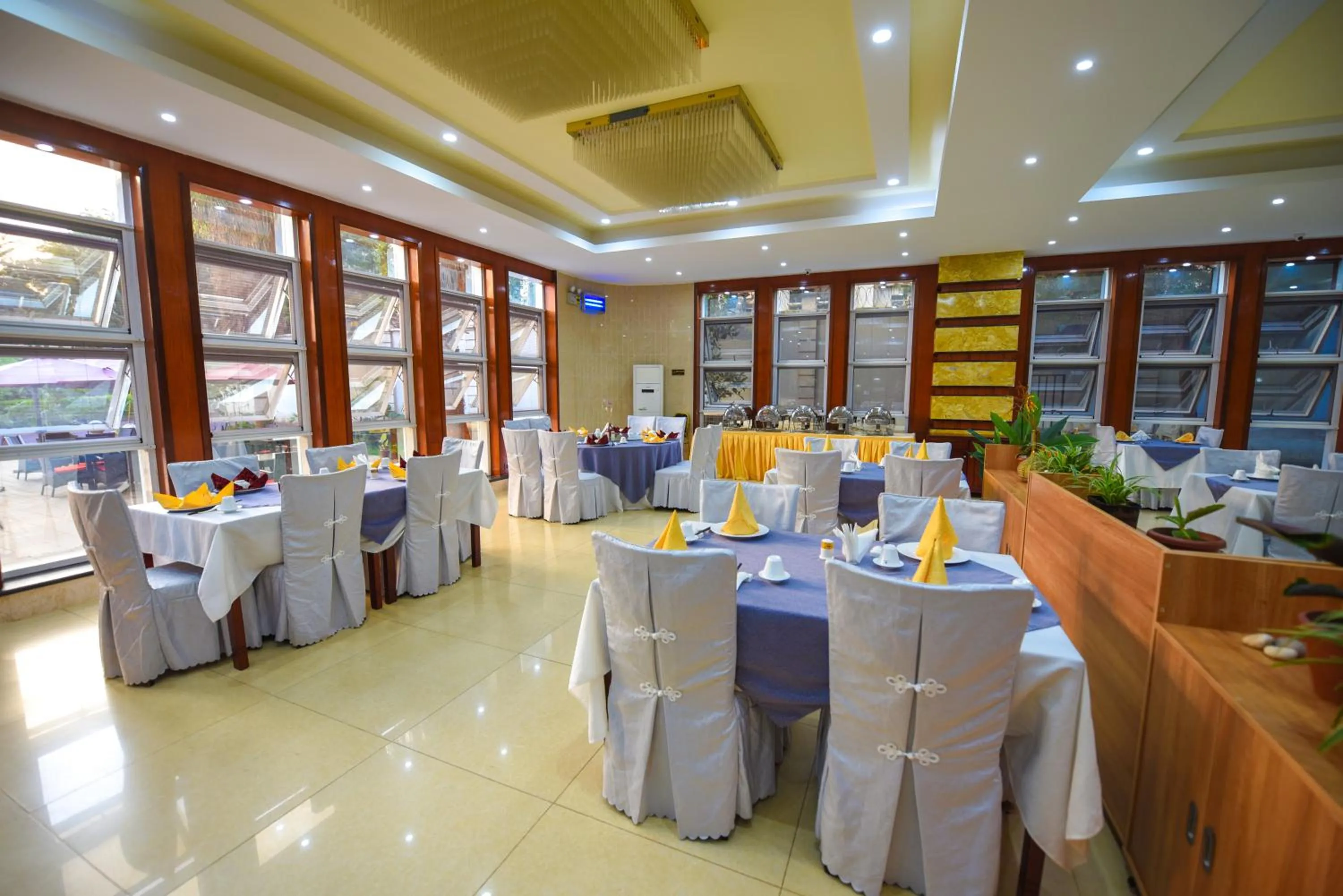 Restaurant/places to eat in Kololo Courts Hotel and Restaurant Kampala