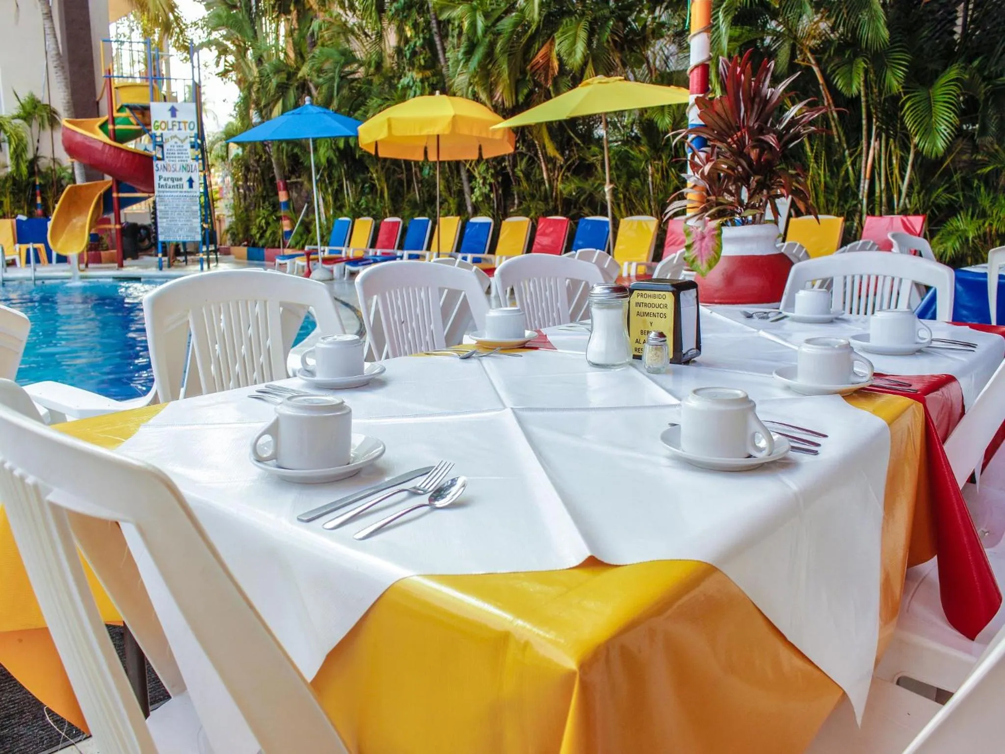 Restaurant/places to eat in Sands Acapulco Hotel & Bungalows