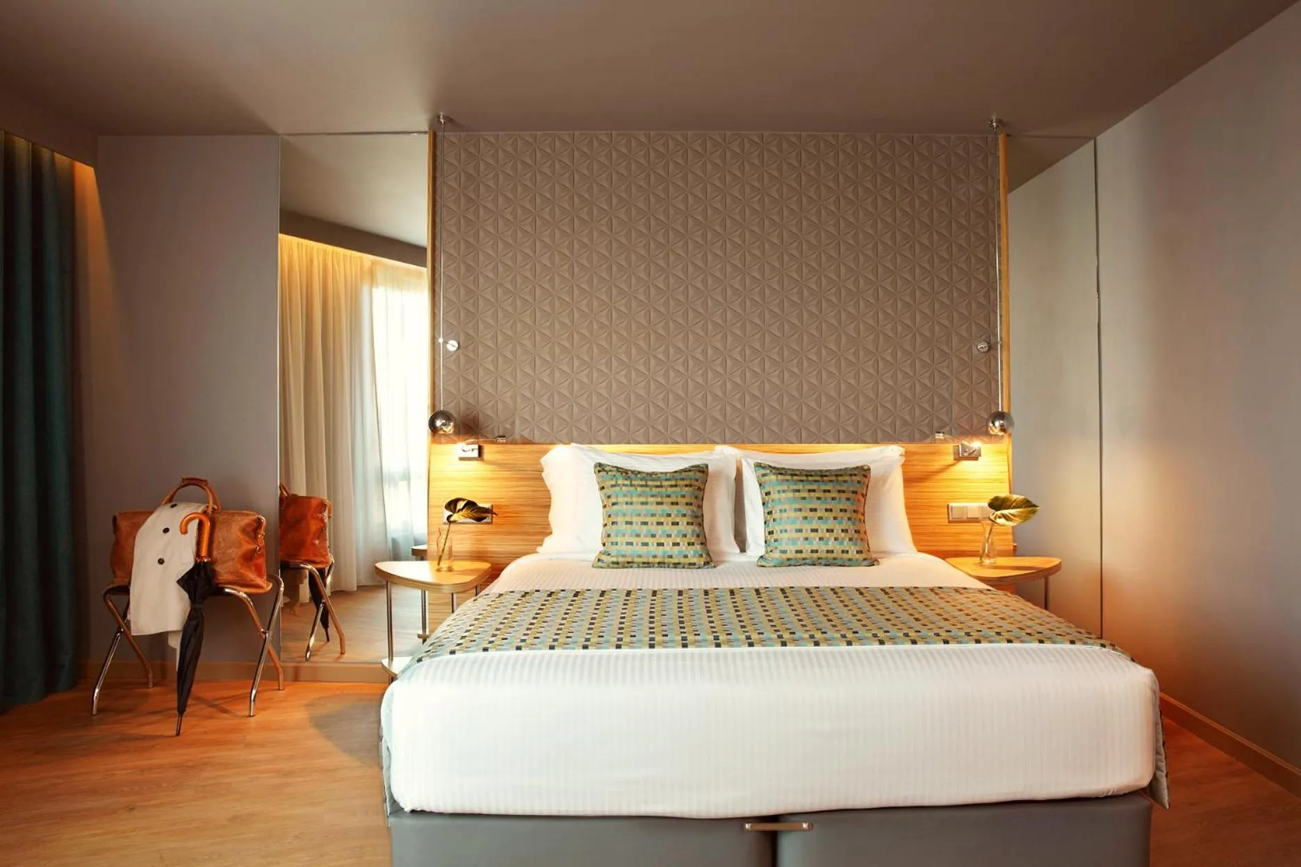 Bed in Zeus Wyndham Grand Athens