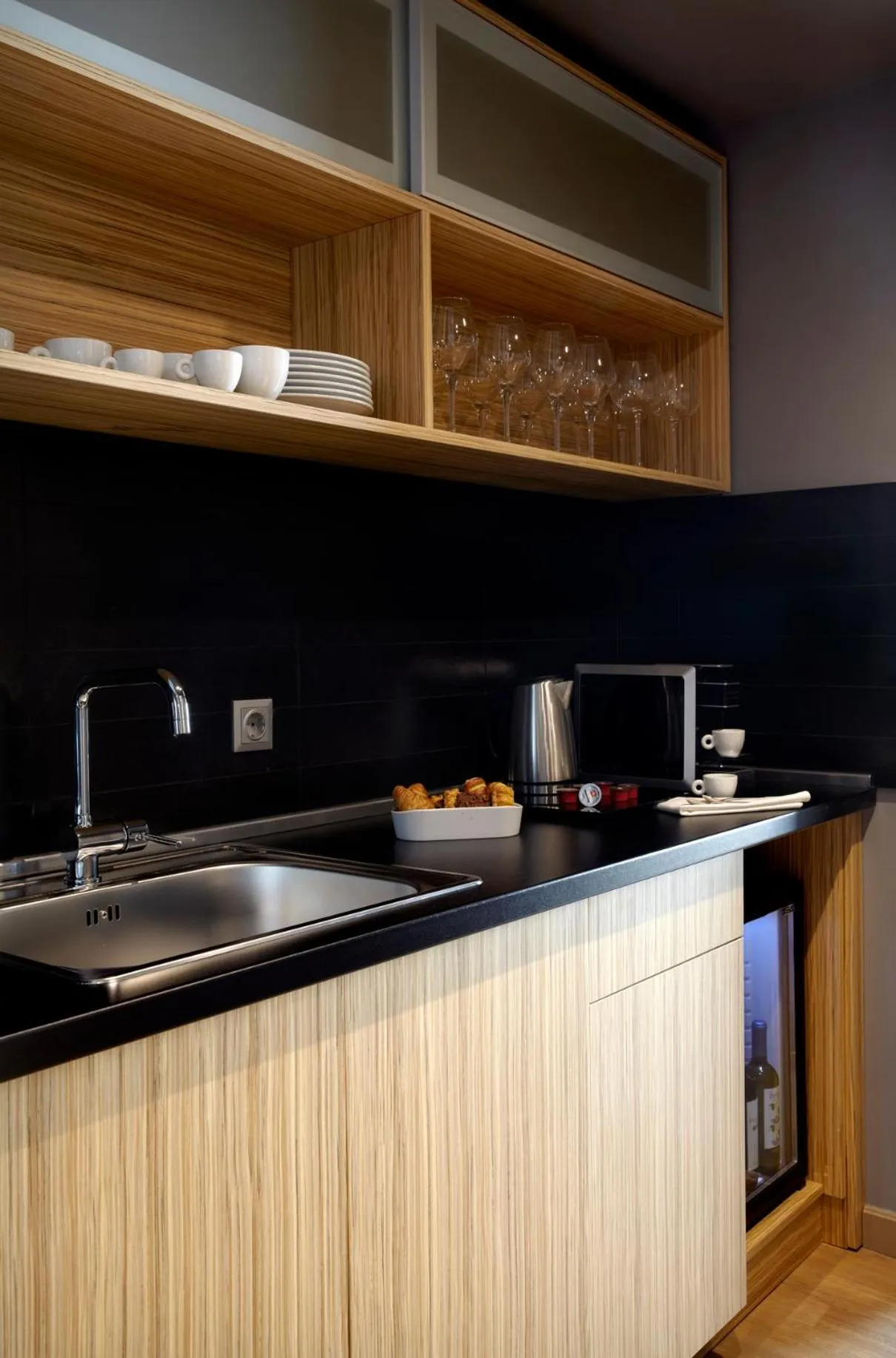 Coffee/tea facilities in Zeus Wyndham Grand Athens