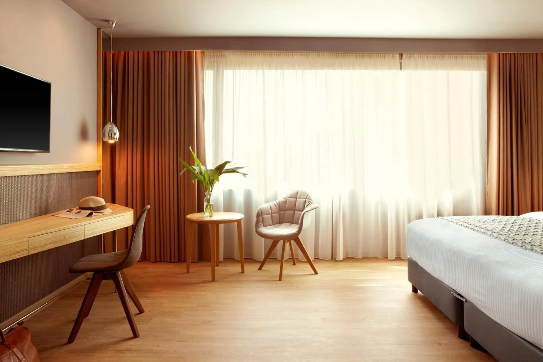 Bed in Zeus Wyndham Grand Athens