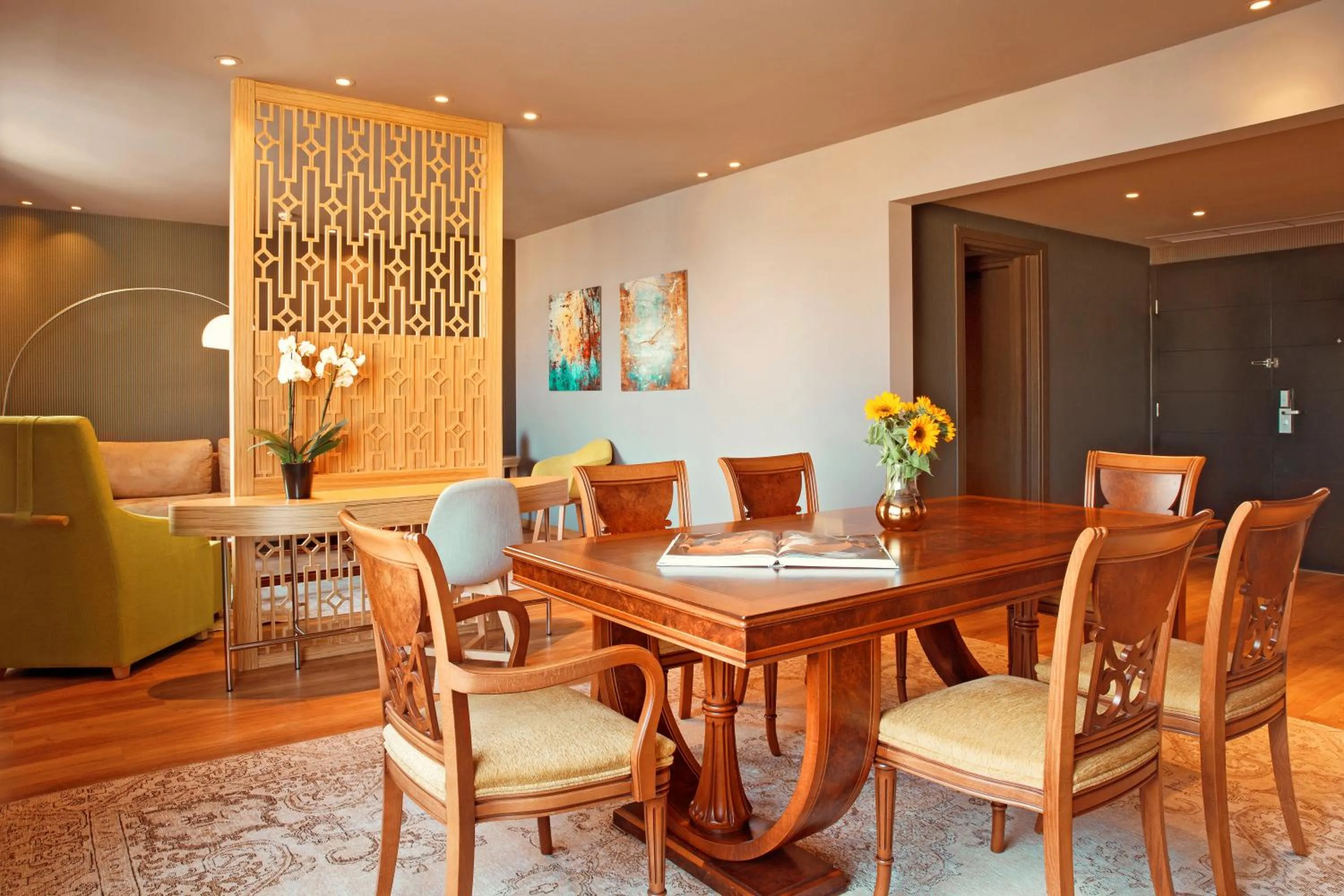 Zeus Wyndham Grand Athens