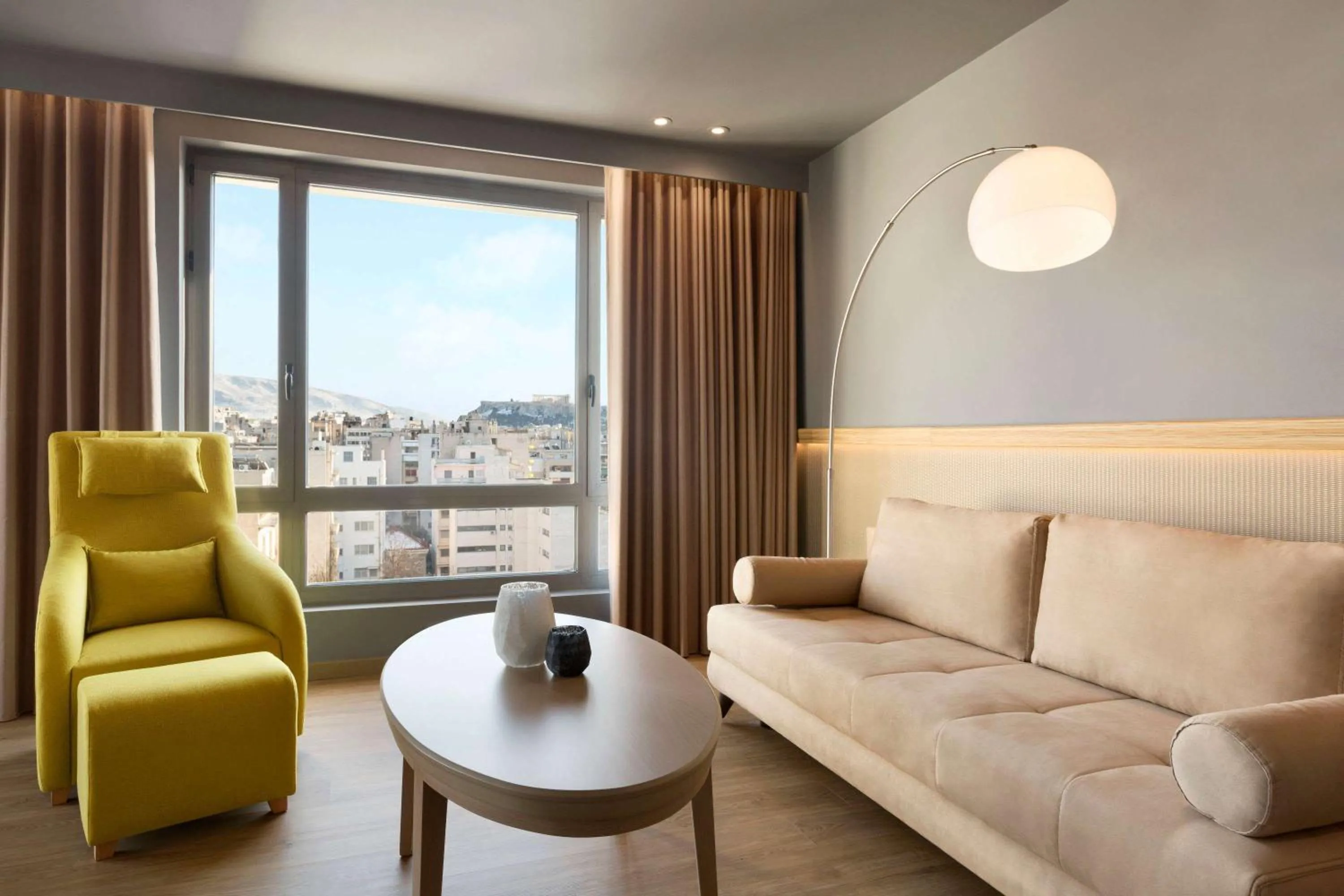 Photo of the whole room in Zeus Wyndham Grand Athens