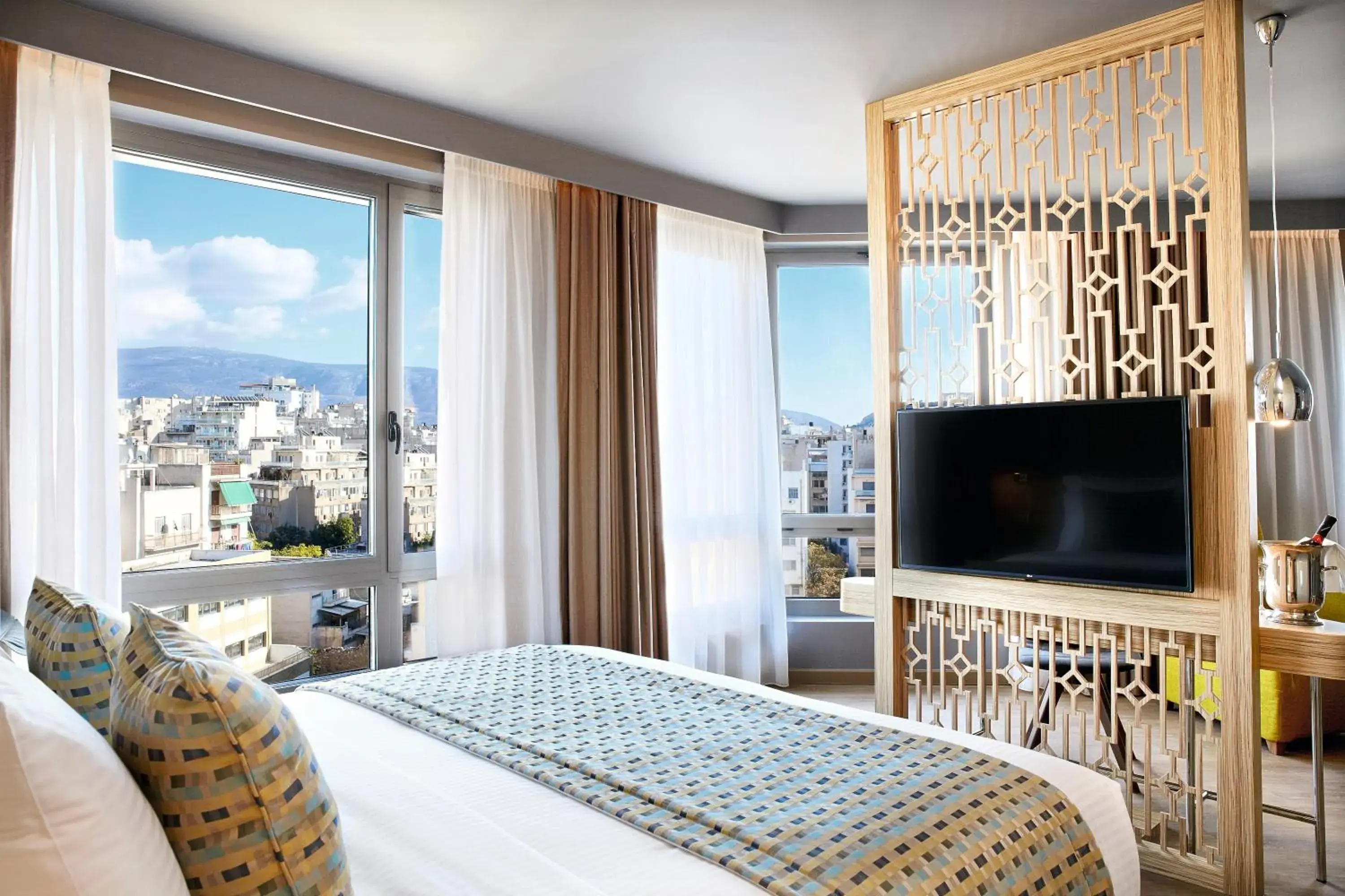 Junior Suite with Acropolis View in Zeus Wyndham Grand Athens Junior Suite with Acropolis View in Zeus Wyndham Grand Athens