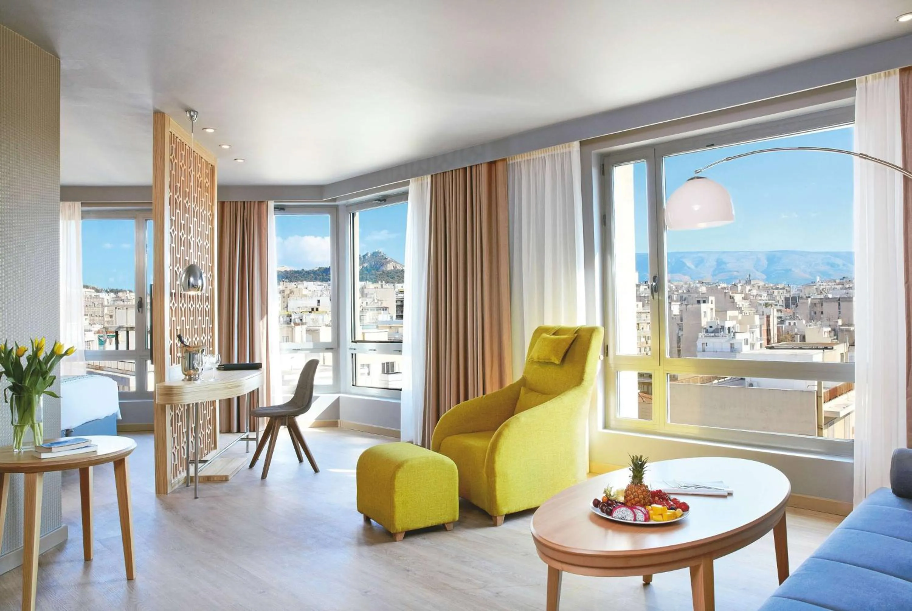 Bed in Zeus Wyndham Grand Athens