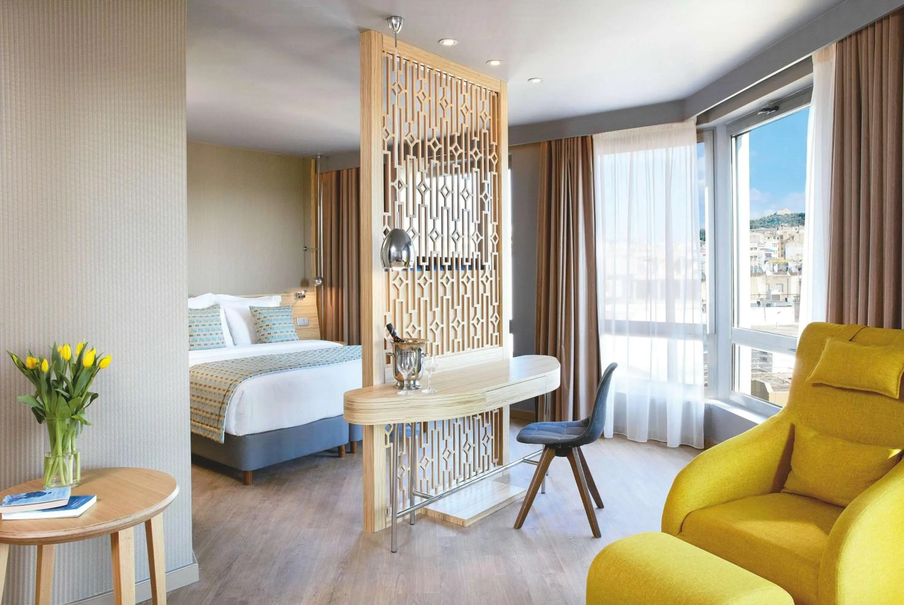 Bed in Zeus Wyndham Grand Athens