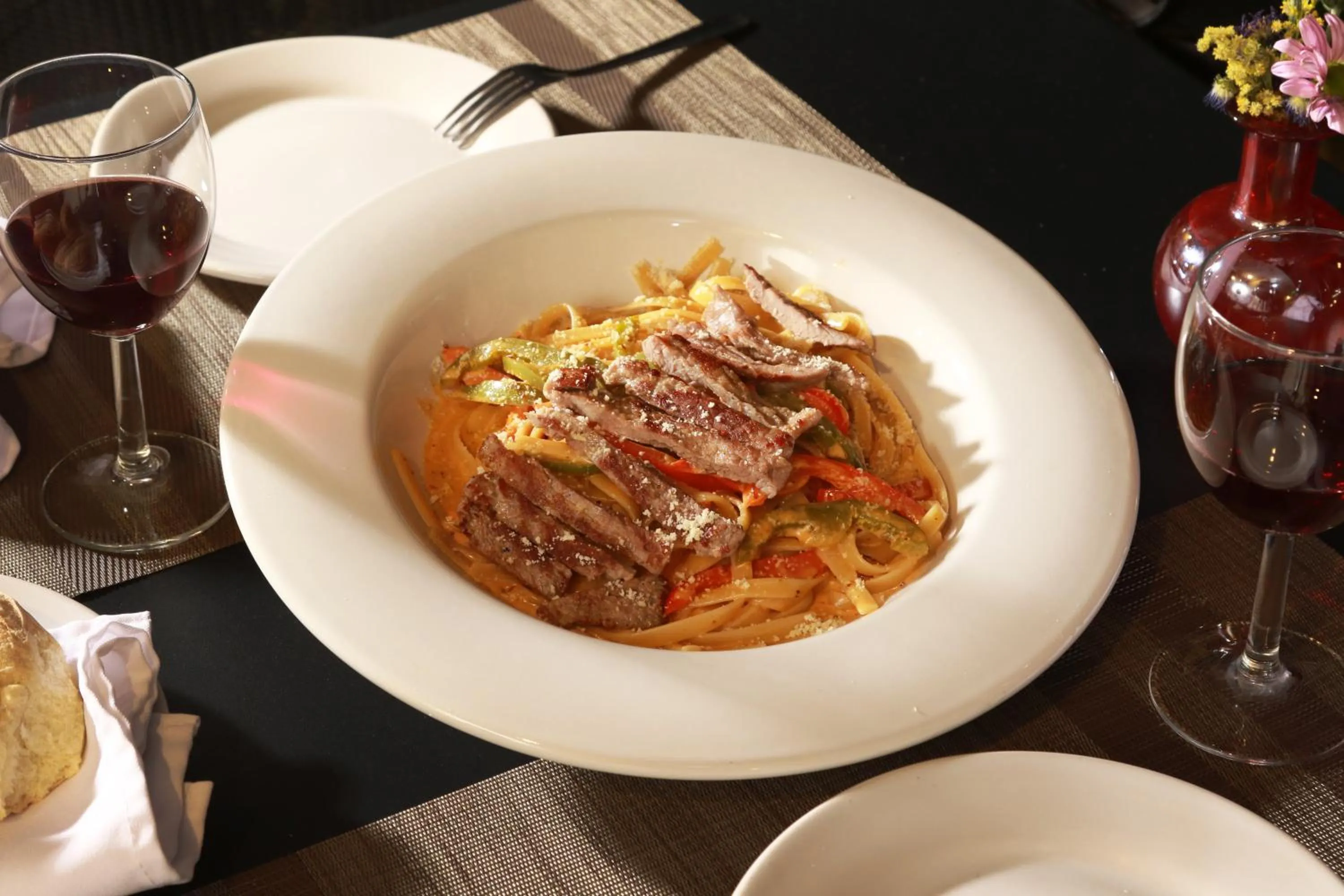 Restaurant/places to eat in Holiday Inn Hotel & Suites Centro Historico by IHG