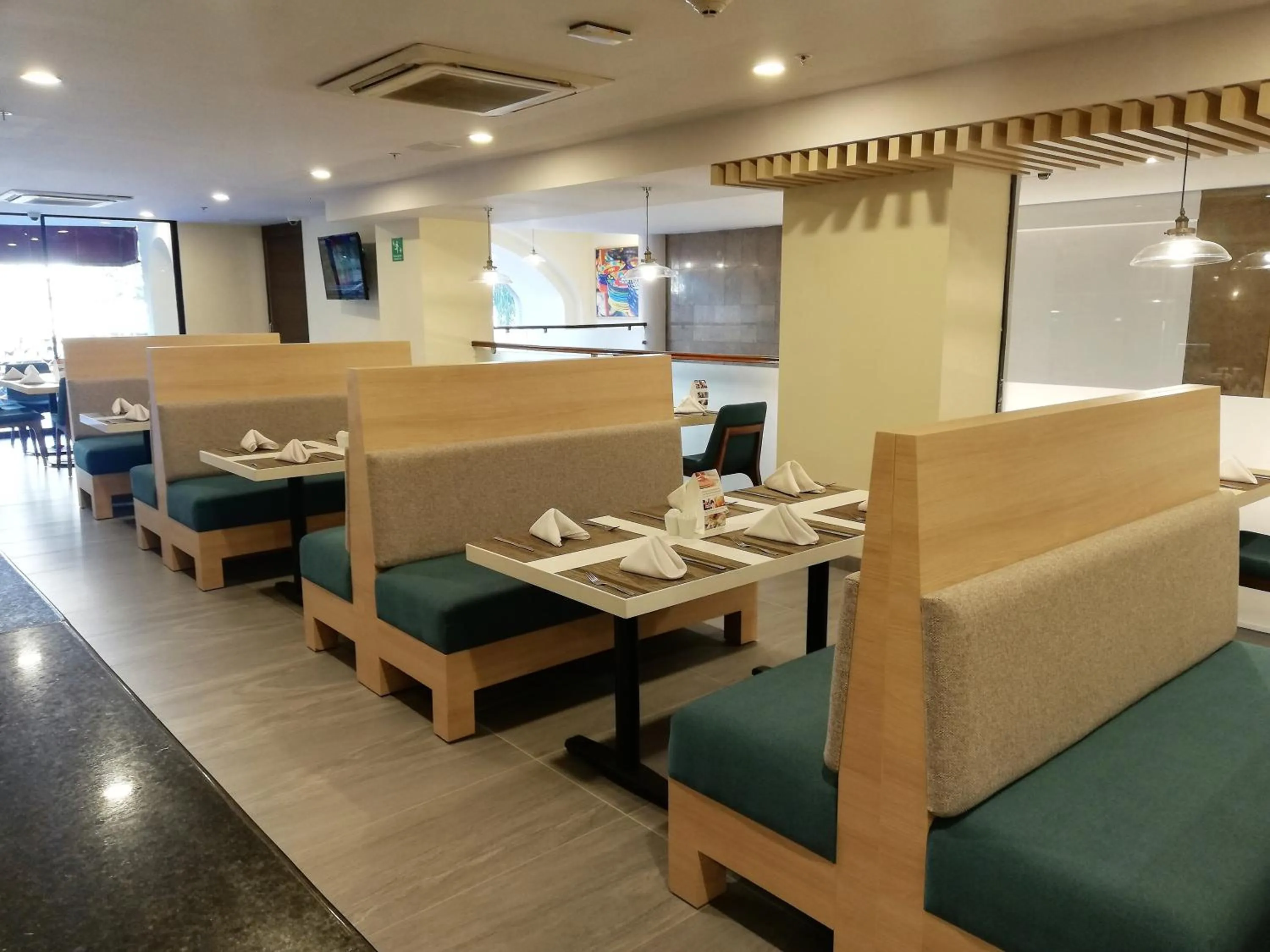 Restaurant/places to eat in Holiday Inn Hotel & Suites Centro Historico by IHG