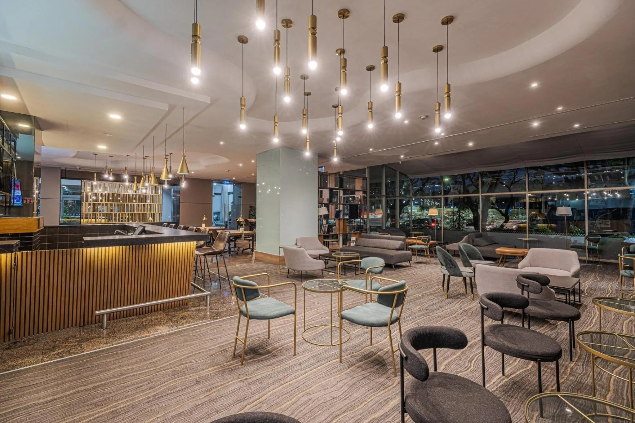 Lounge or bar in Holiday Inn Guadalajara Select by IHG