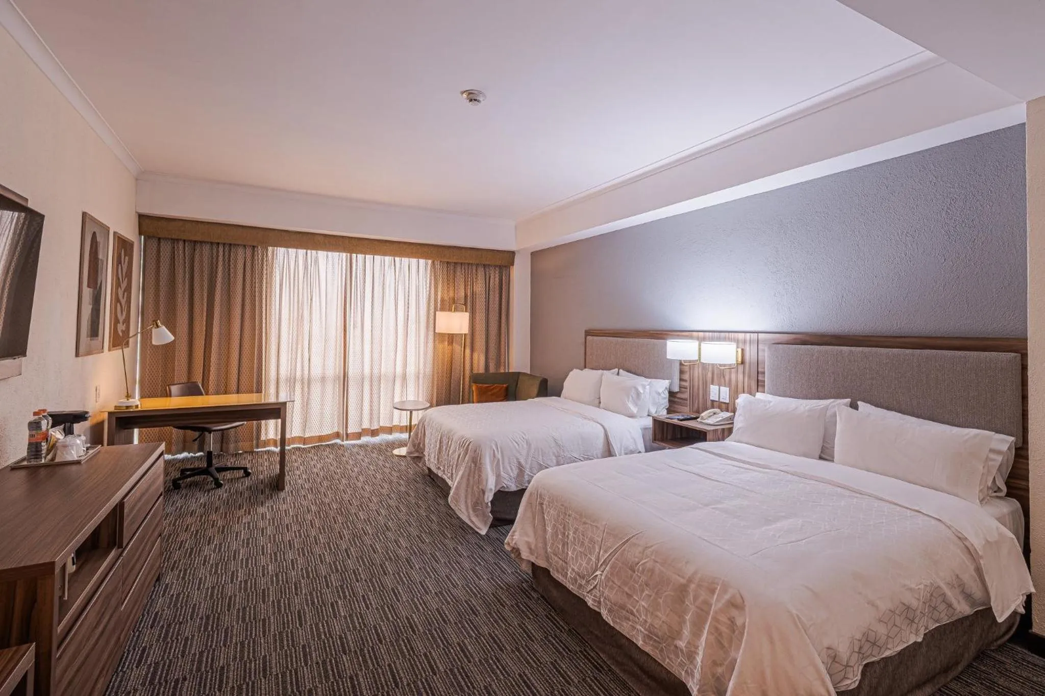 Photo of the whole room, Bed in Holiday Inn Guadalajara Select by IHG