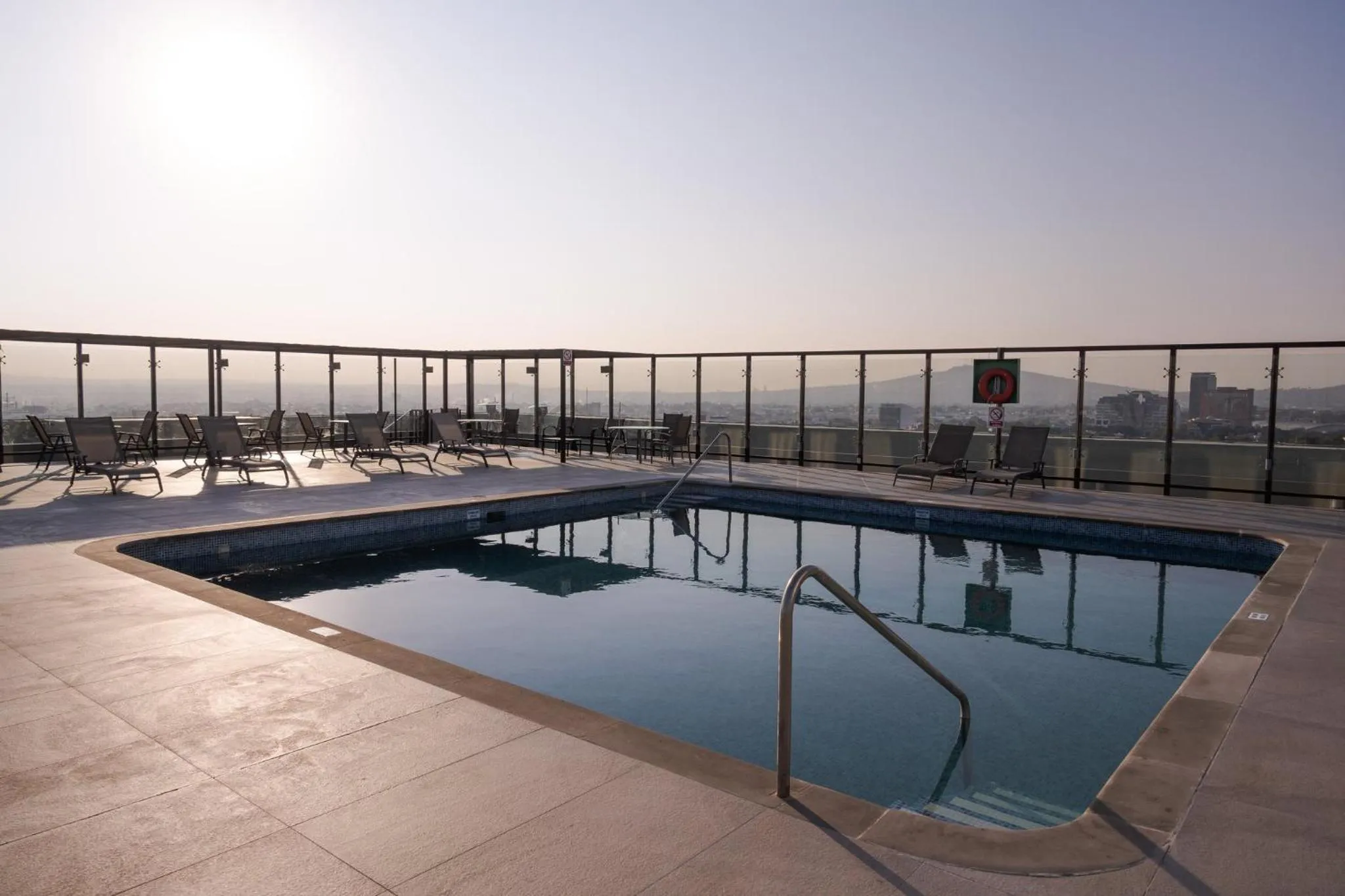 Swimming pool in Holiday Inn Guadalajara Select by IHG