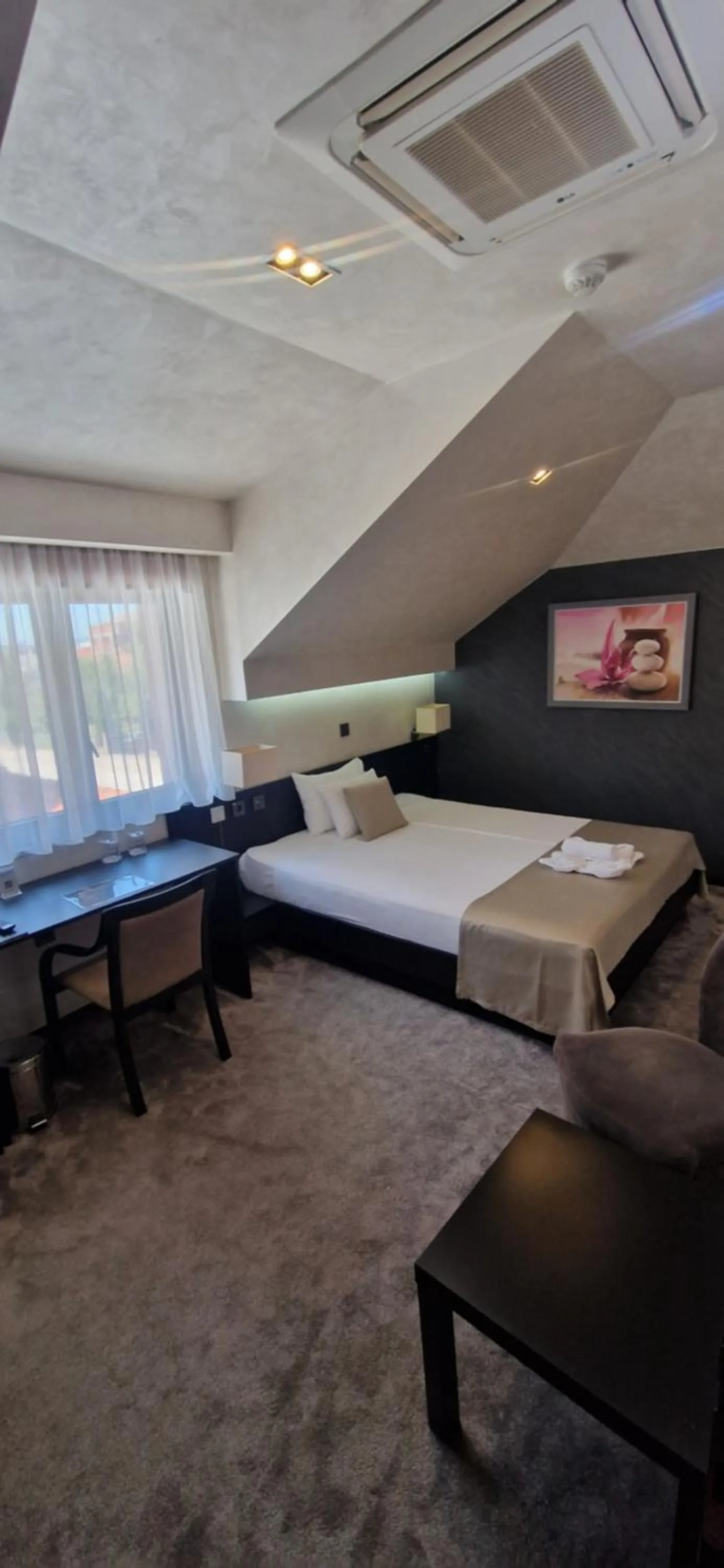 TV and multimedia, Bed in Garni Hotel Zen free parking