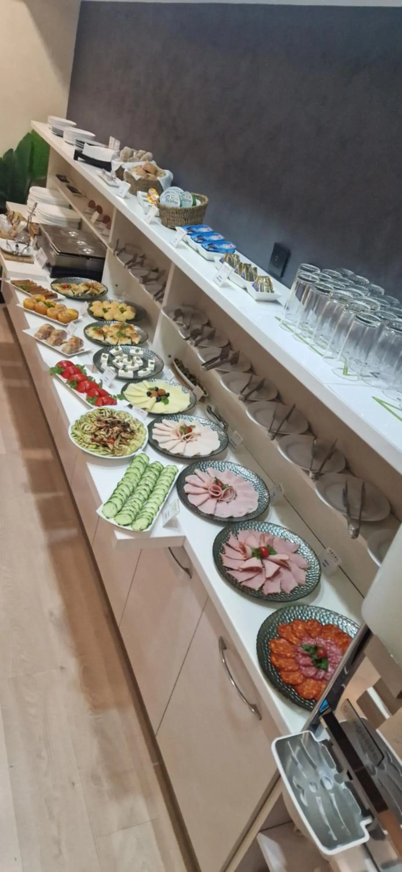 Food in Garni Hotel Zen free parking