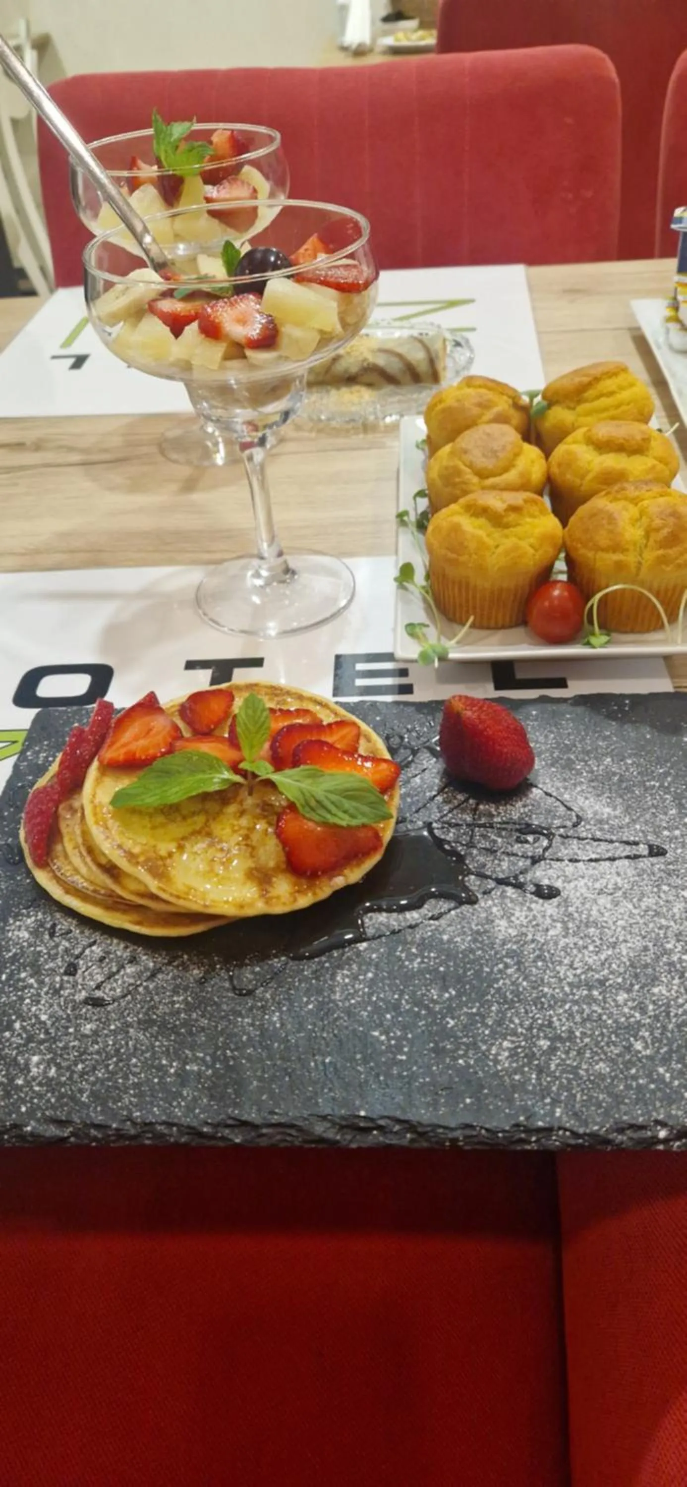 Food and drinks in Garni Hotel Zen free parking