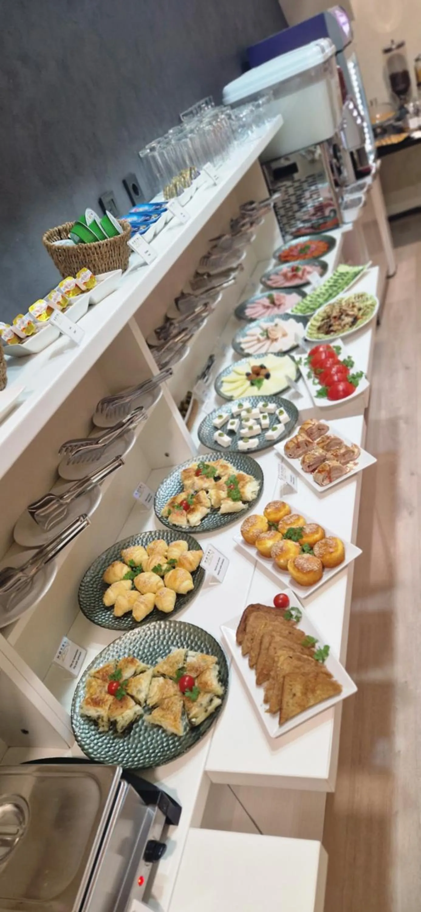 Food in Garni Hotel Zen free parking