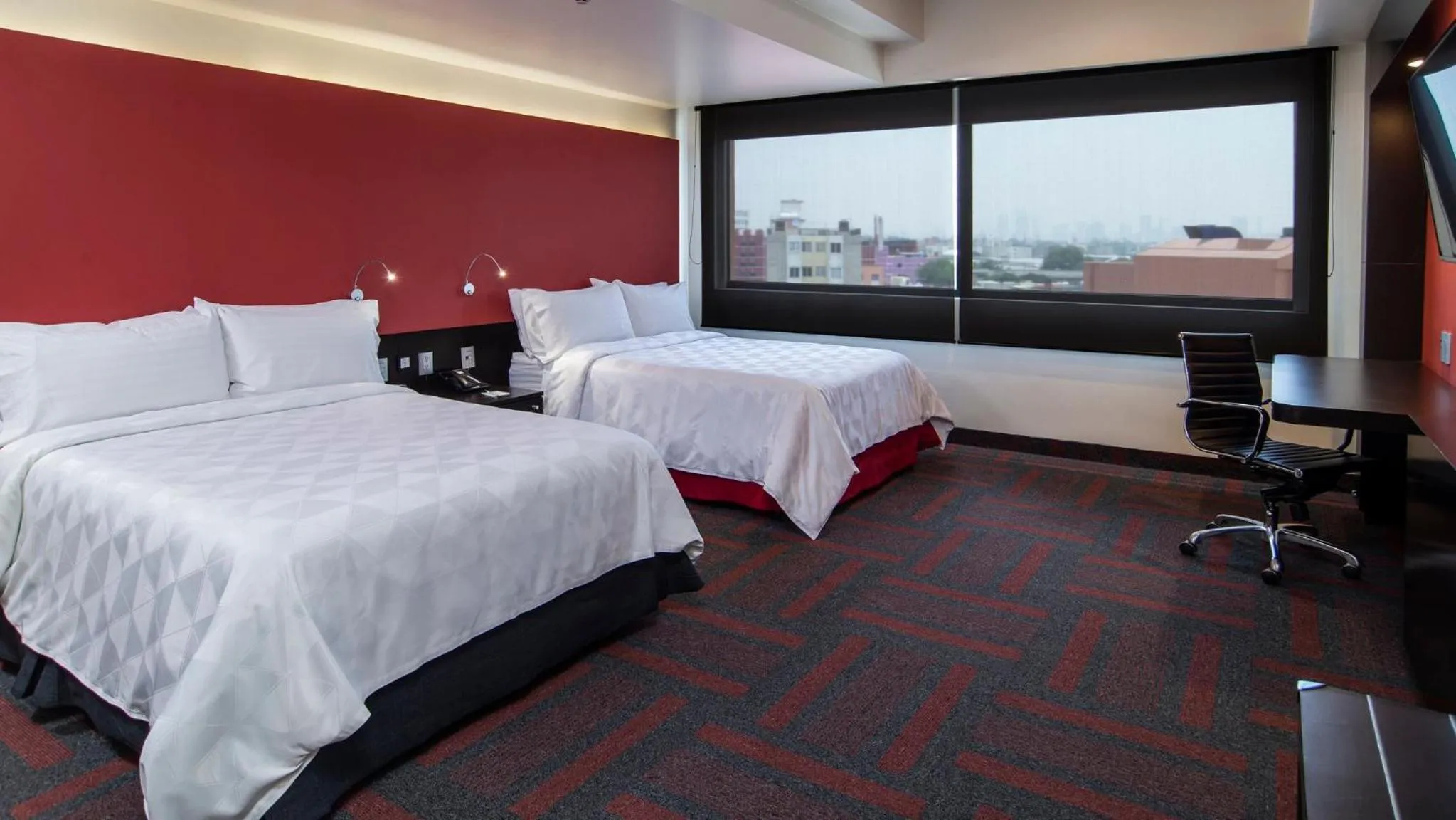 Photo of the whole room, Bed in Holiday Inn Mexico Dali Airport by IHG