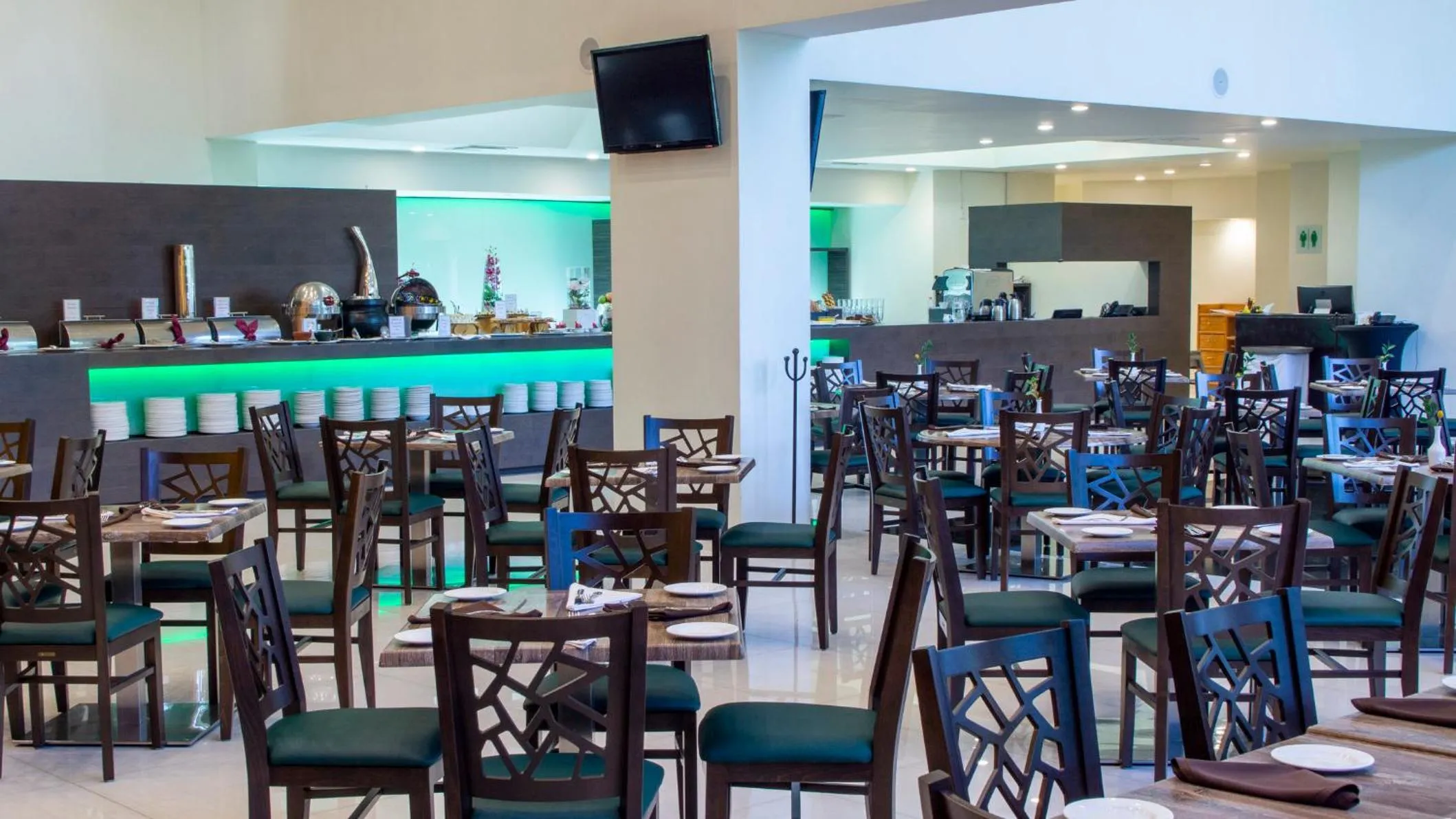 Restaurant/places to eat in Holiday Inn Mexico Dali Airport by IHG