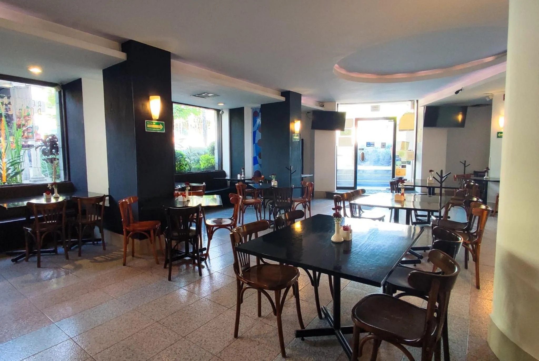 Restaurant/places to eat in Hotel Roosevelt Condesa