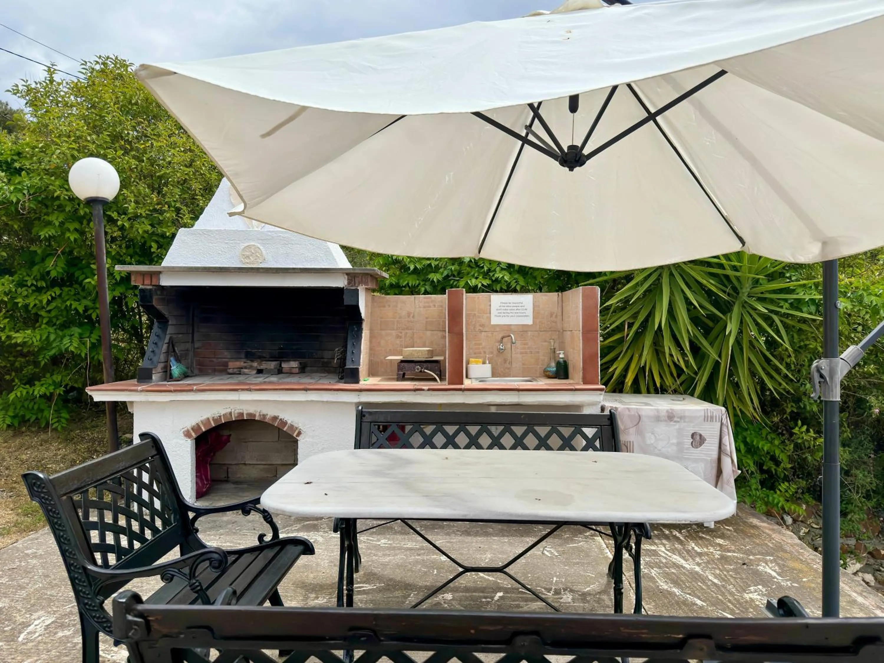 BBQ facilities in Maistrali Beach Studios