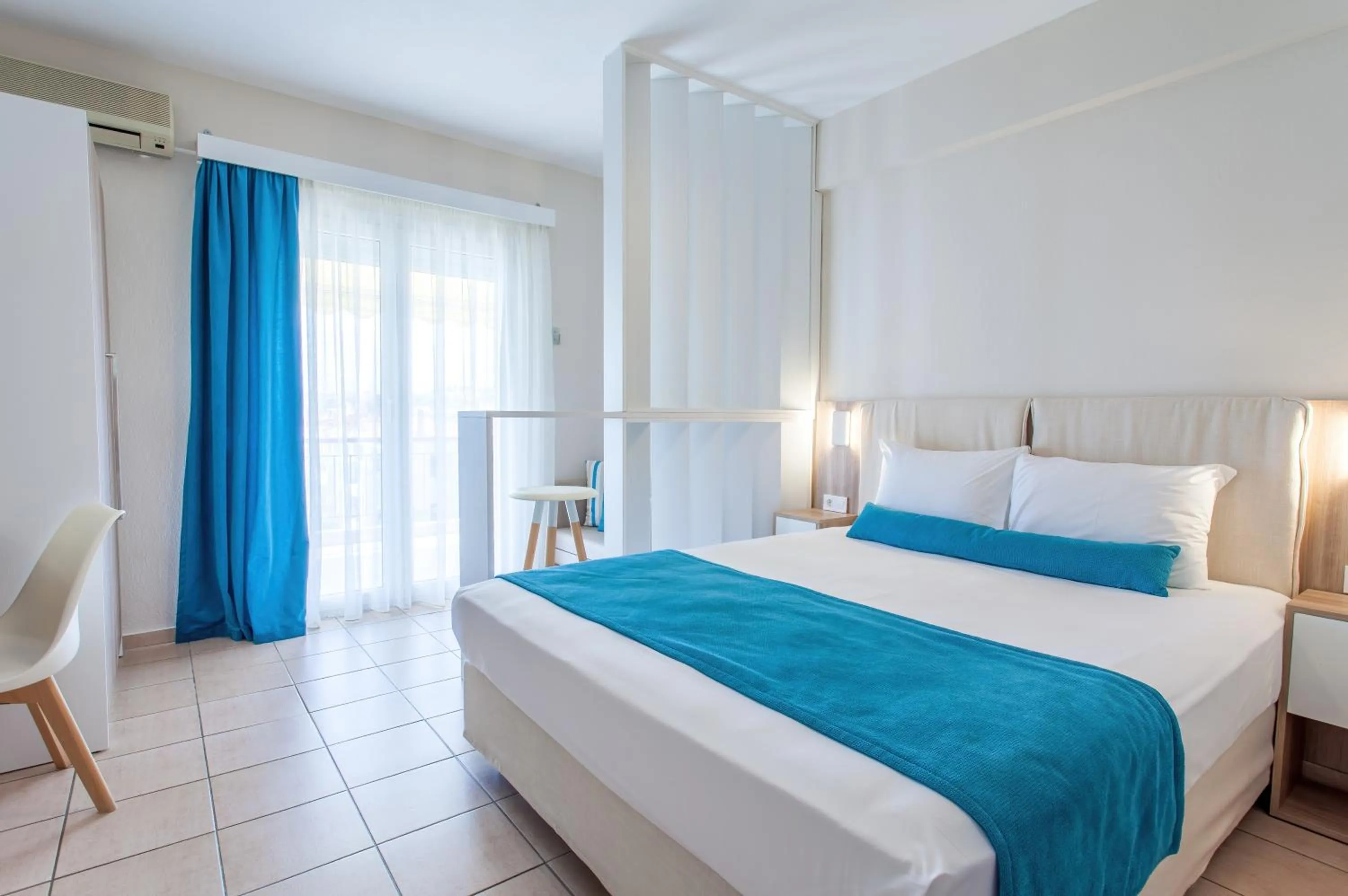 Bed in Maistrali Beach Studios