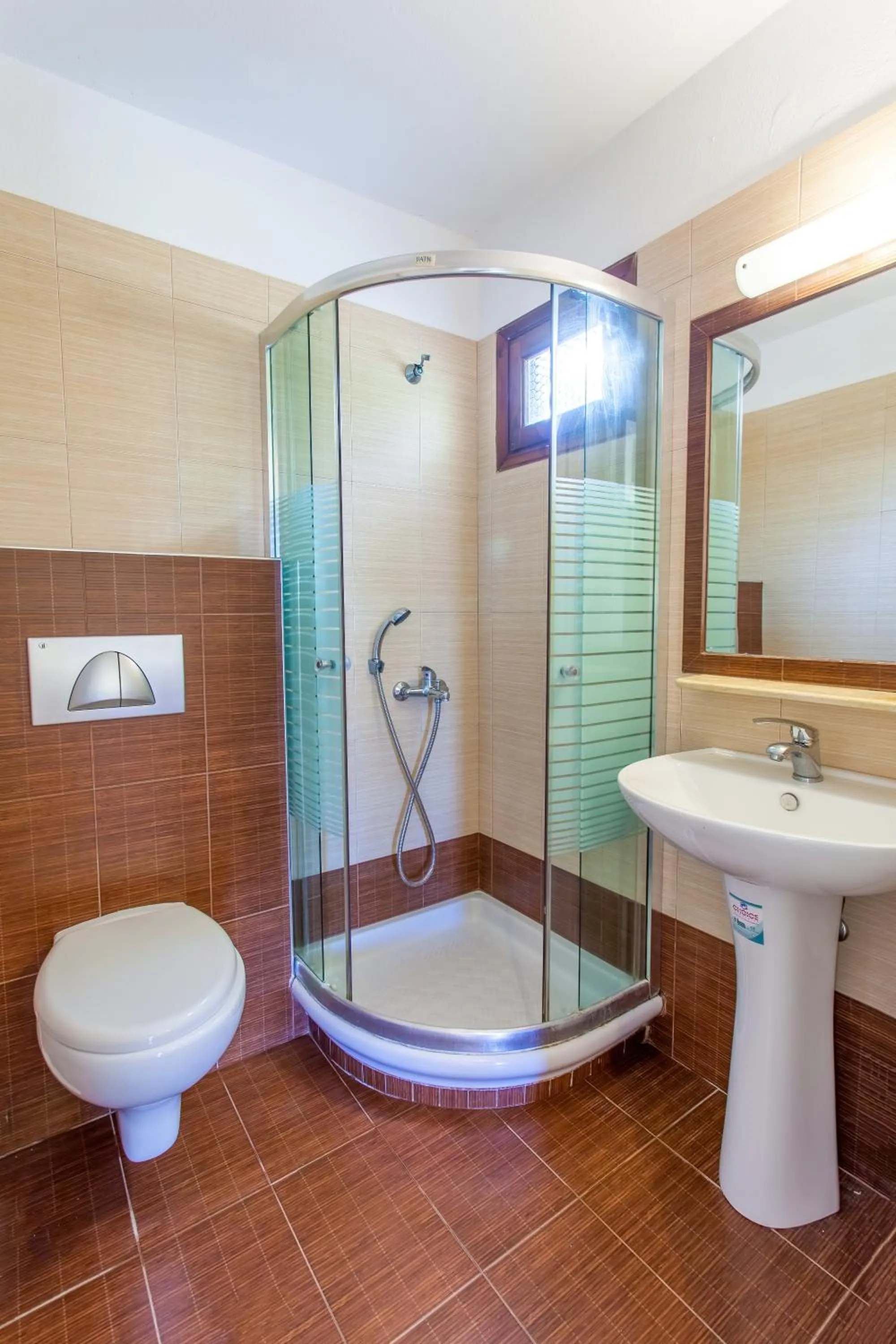 Shower in Maistrali Beach Studios