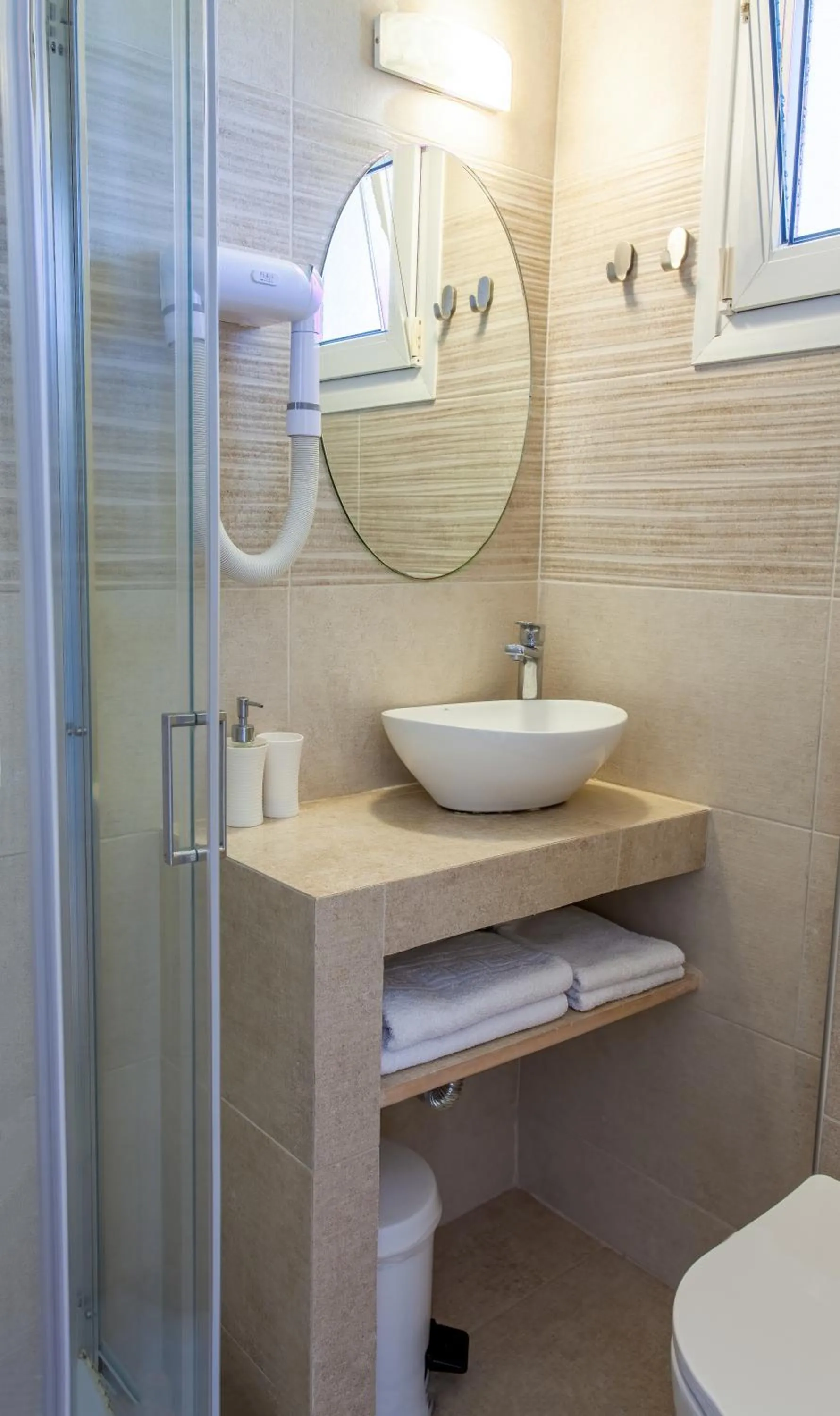 Shower in Maistrali Beach Studios