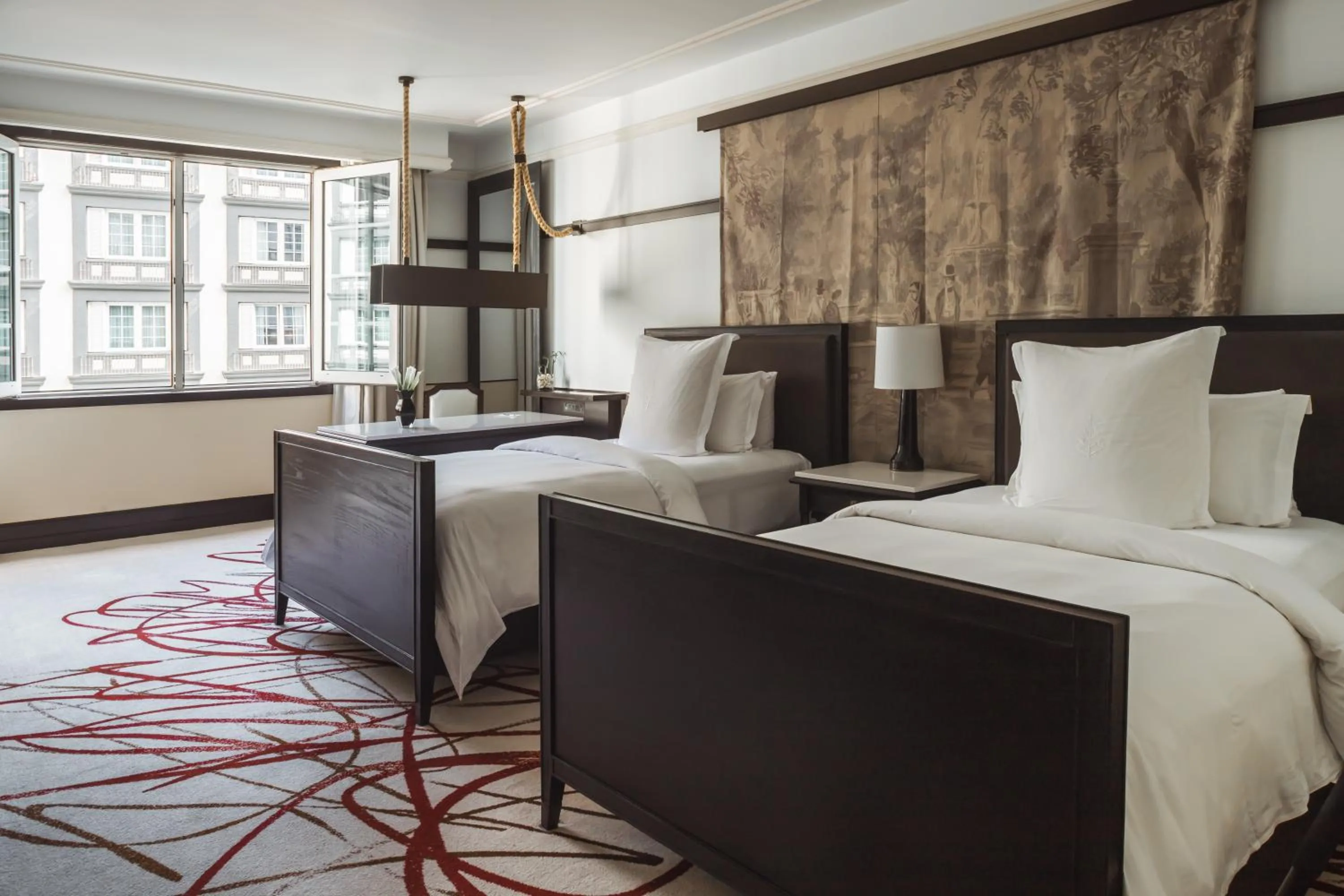 Bedroom, Bed in Four Seasons Hotel Mexico City