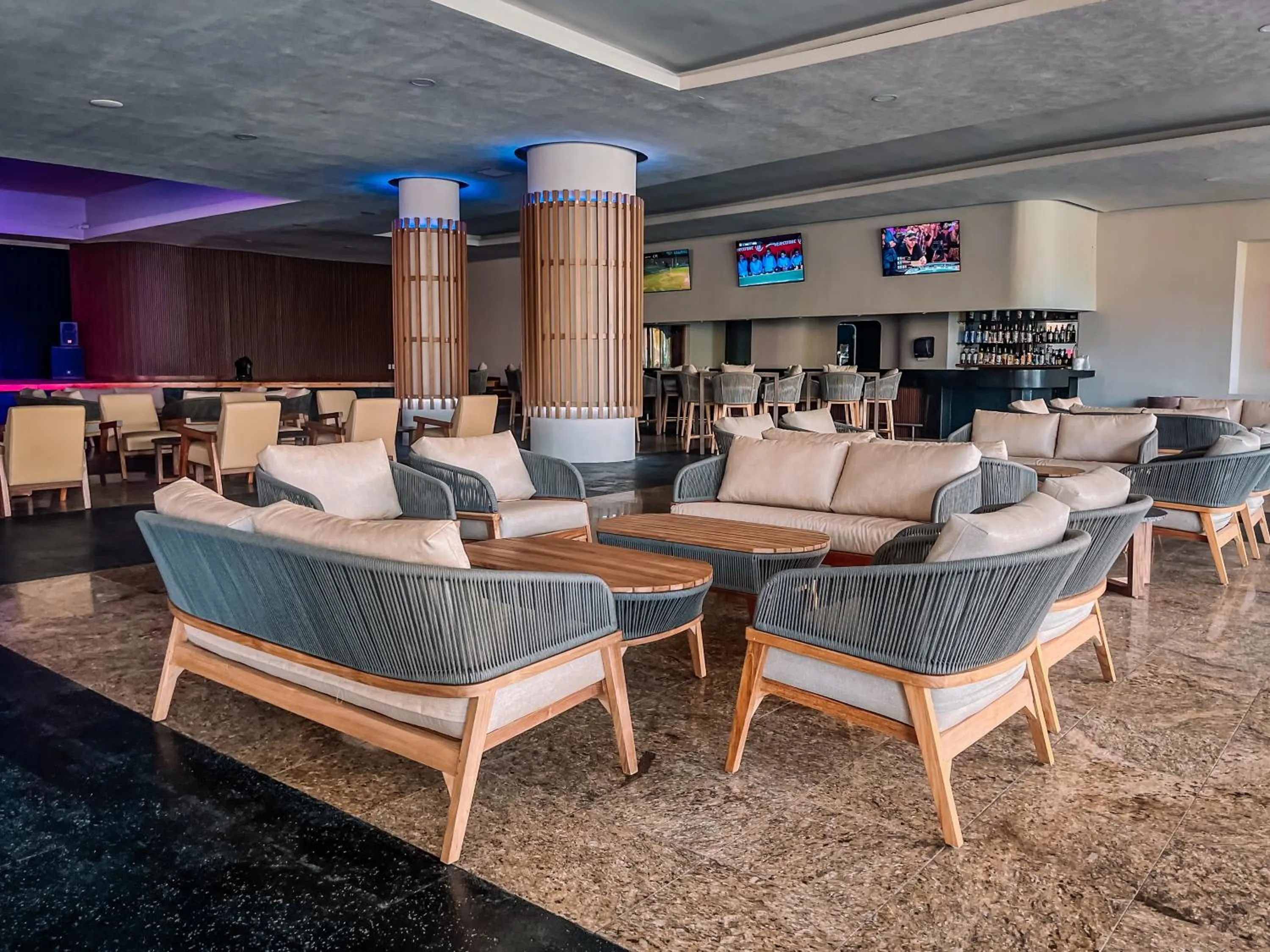Lounge or bar in GR Solaris Lighthouse - All Inclusive