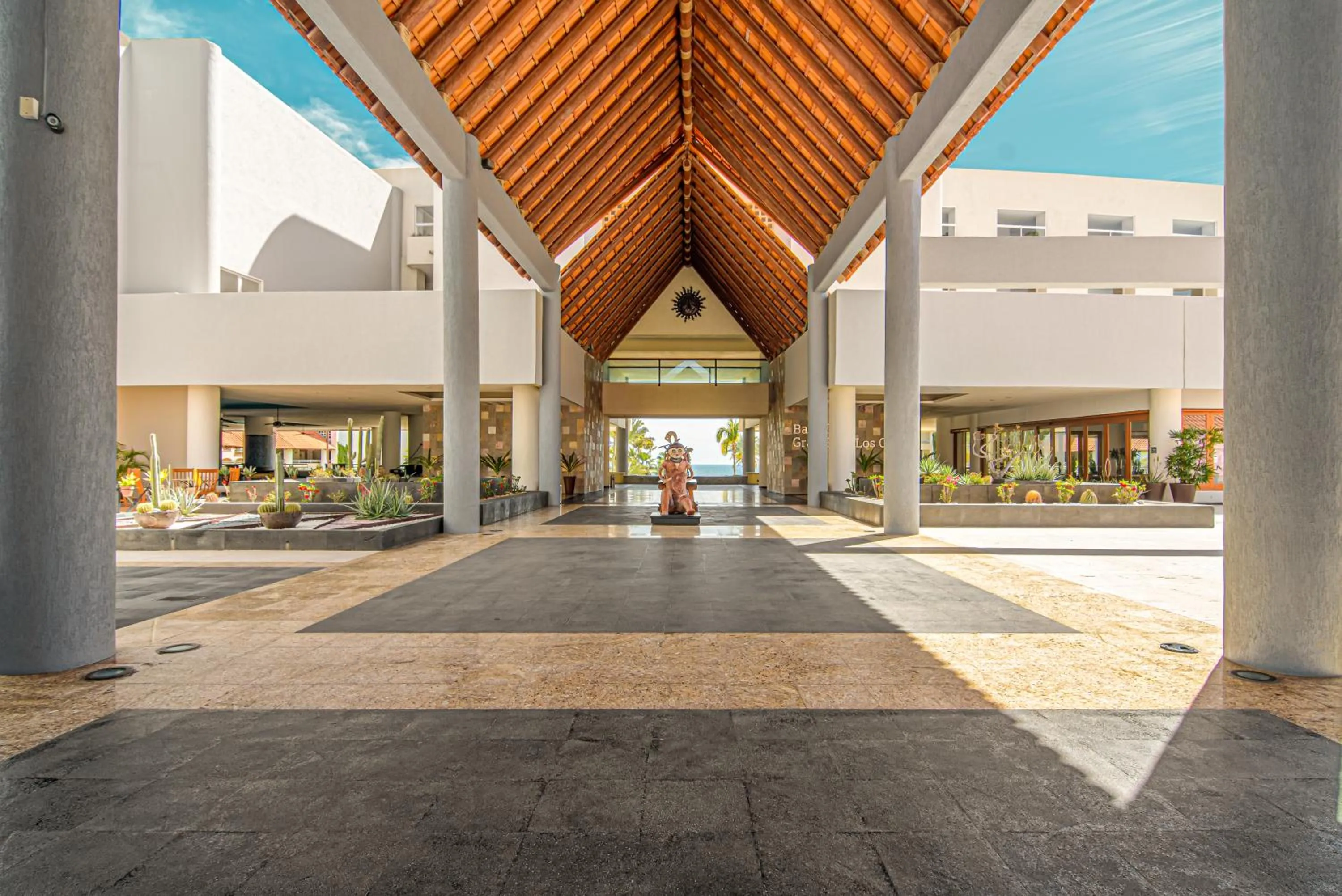 Facade/entrance in GR Solaris Lighthouse