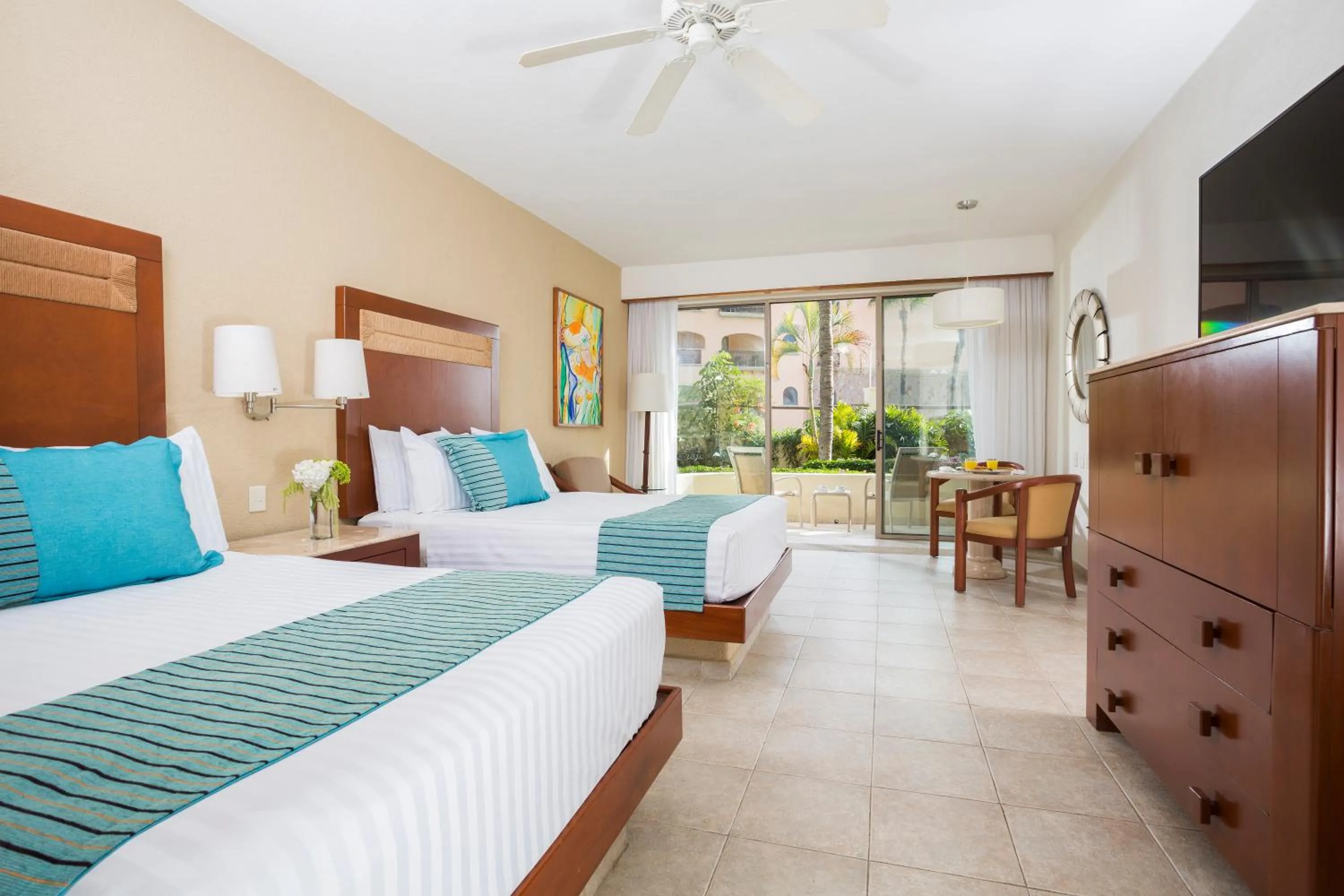 Photo of the whole room, Bed in GR Solaris Lighthouse