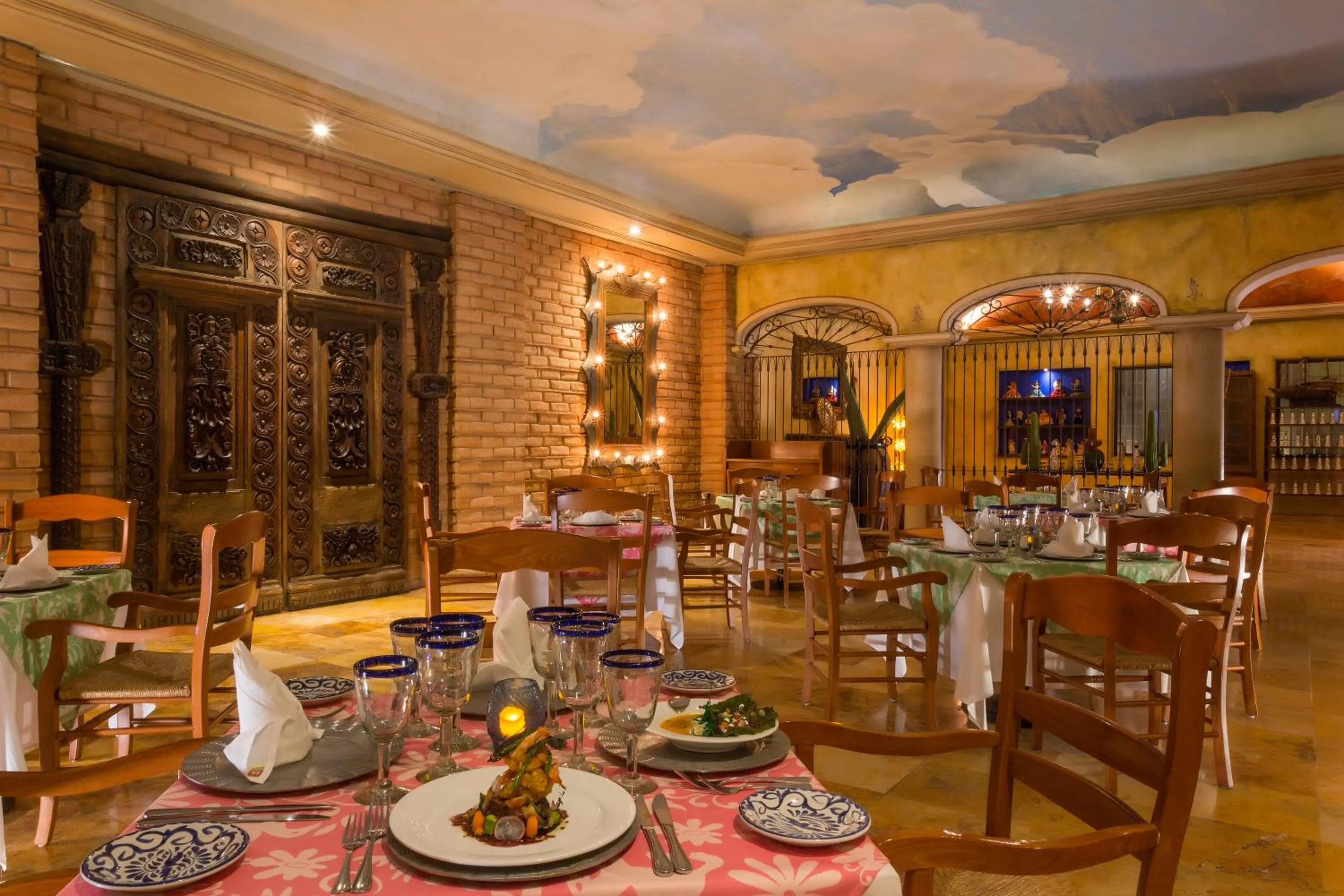 Restaurant/places to eat in GR Solaris Lighthouse