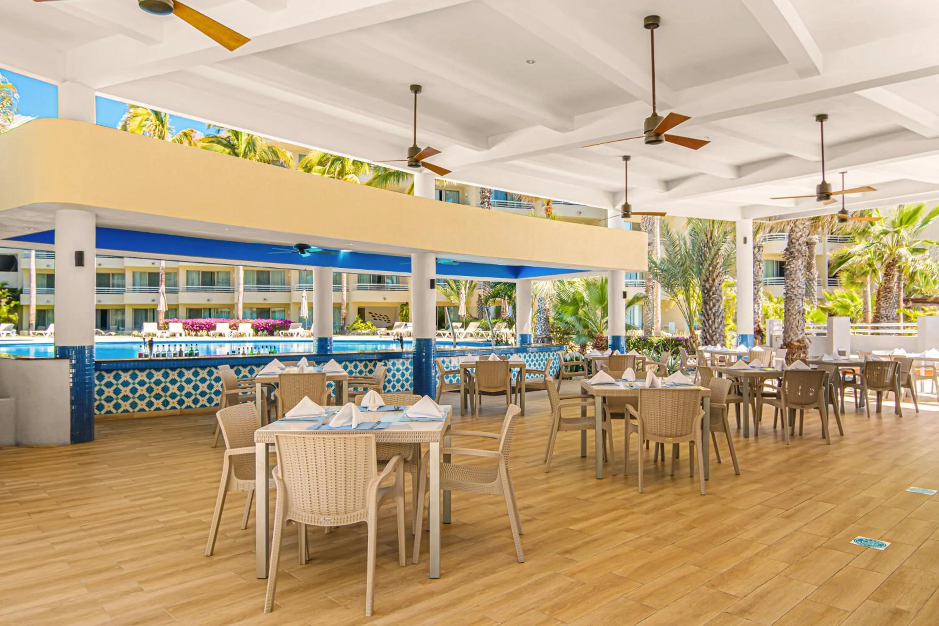 Lounge or bar in GR Solaris Lighthouse