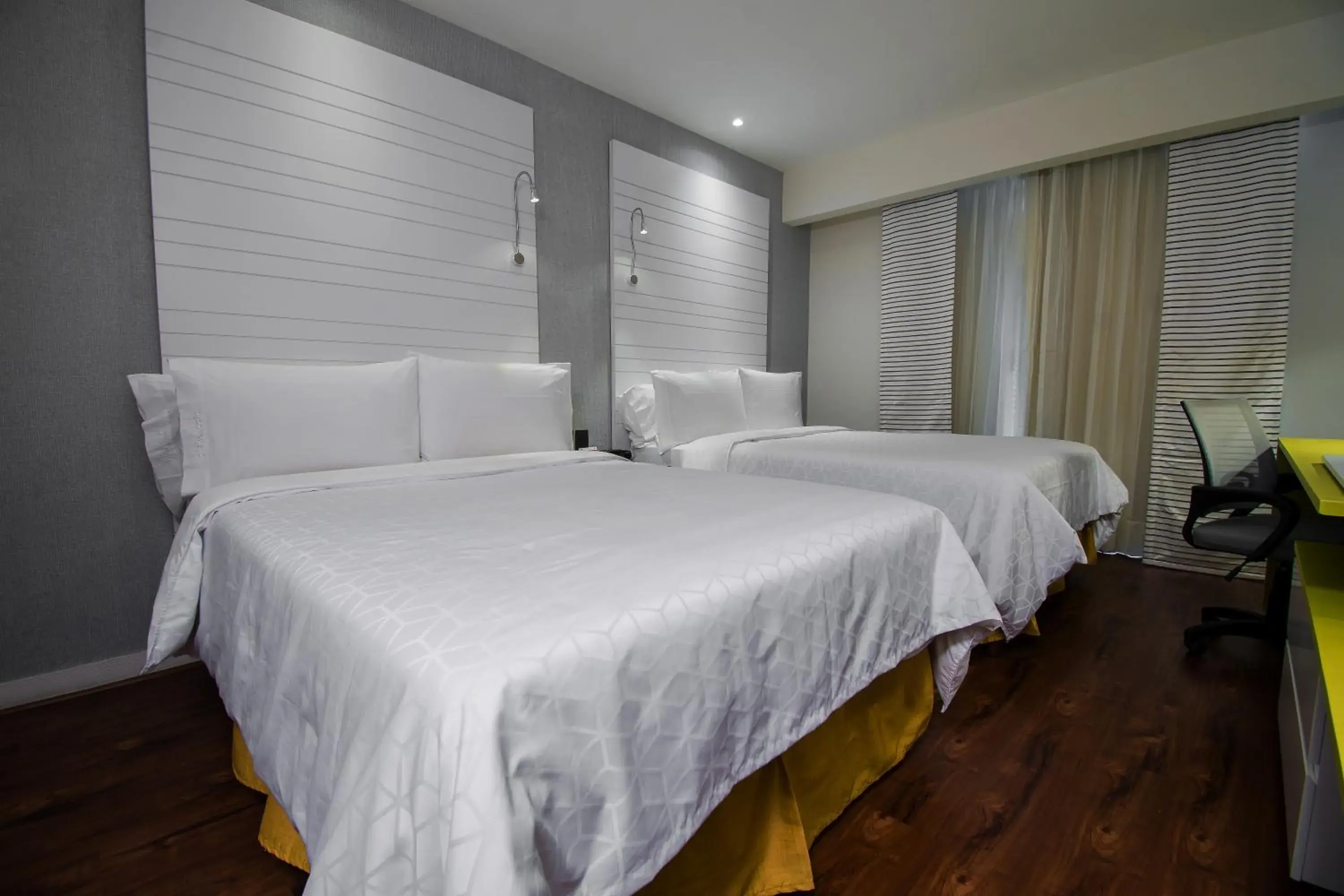 2 Double Beds, Standard, Non-Smoking in BelAir Business a Wyndham Garden Hotel 2 Double Beds, Standard, Non-Smoking in BelAir Business a Wyndham Garden Hotel