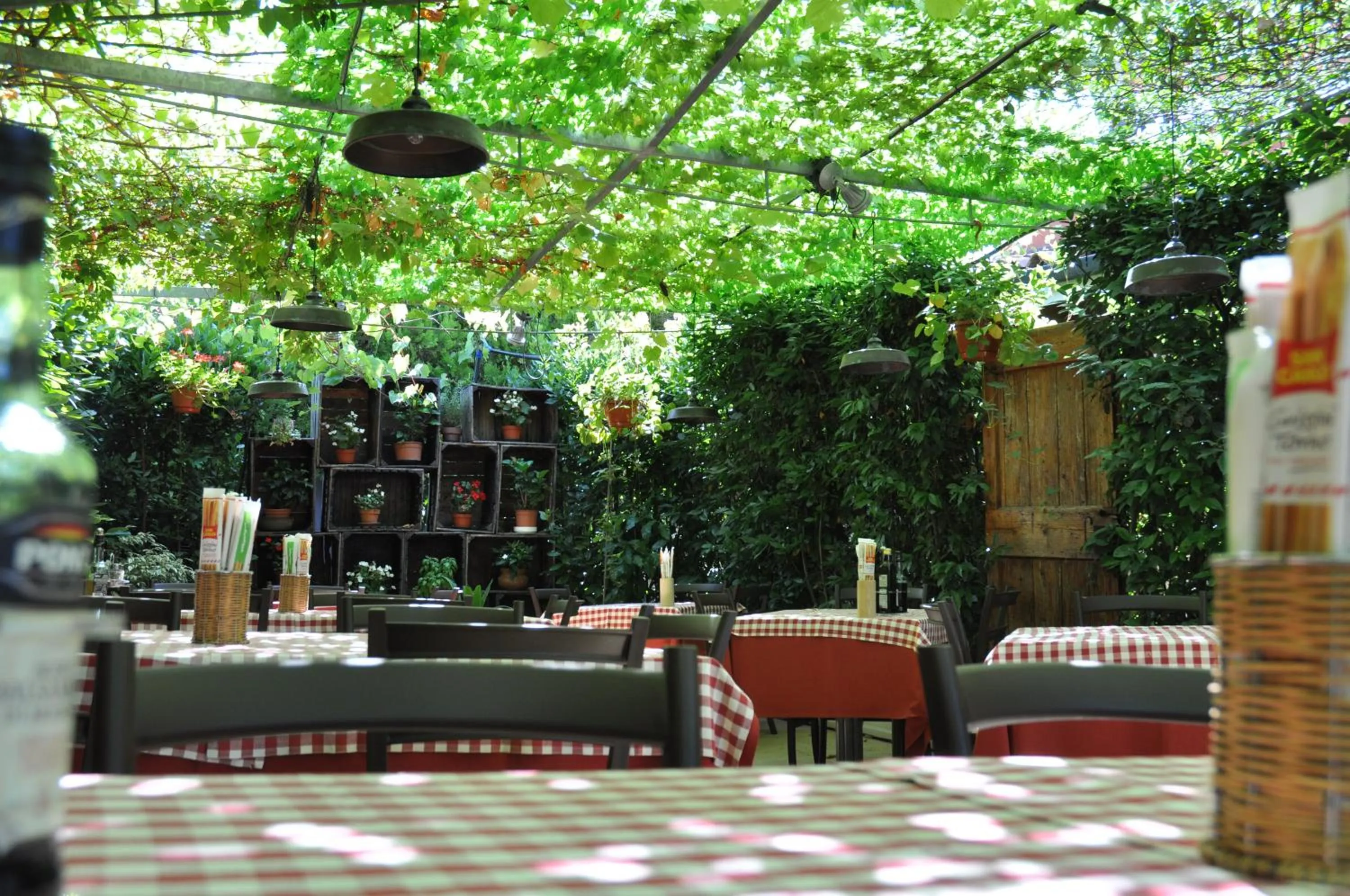 Restaurant/places to eat in Casa Rosanna