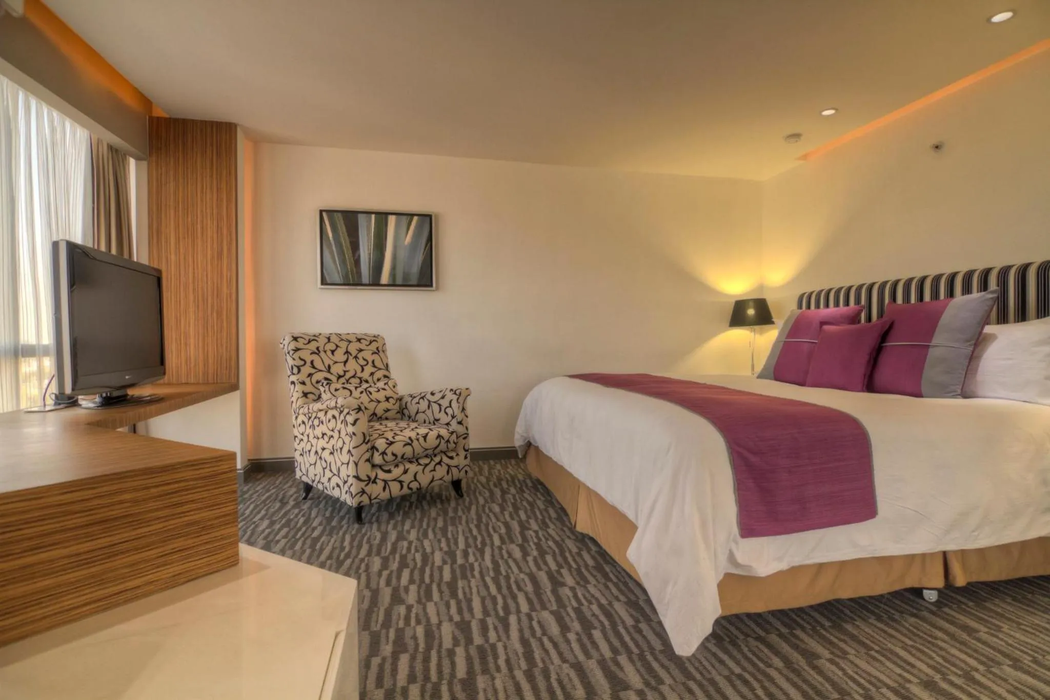 Bedroom, Bed in Presidente InterContinental Guadalajara by IHG