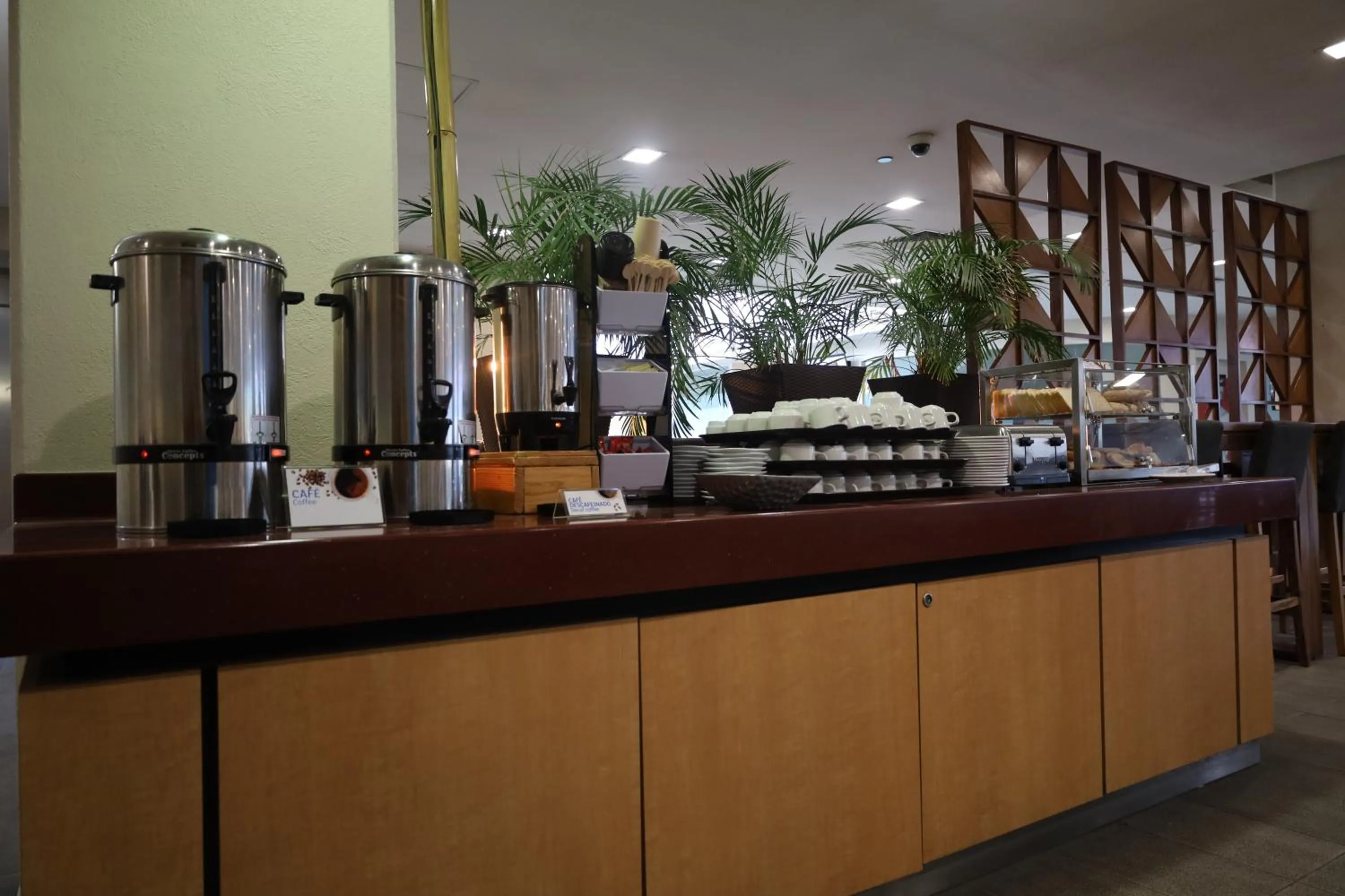 Restaurant/places to eat in Holiday Inn Express Guadalajara Expo by IHG