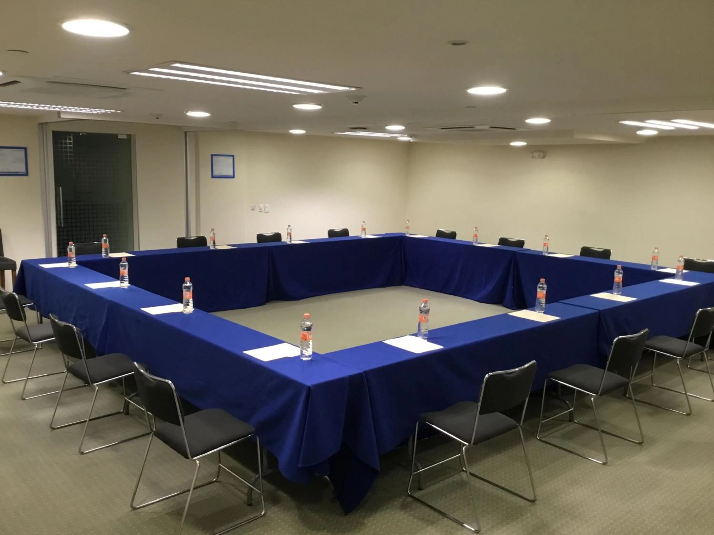 Meeting/conference room in Holiday Inn Express Guadalajara Expo by IHG