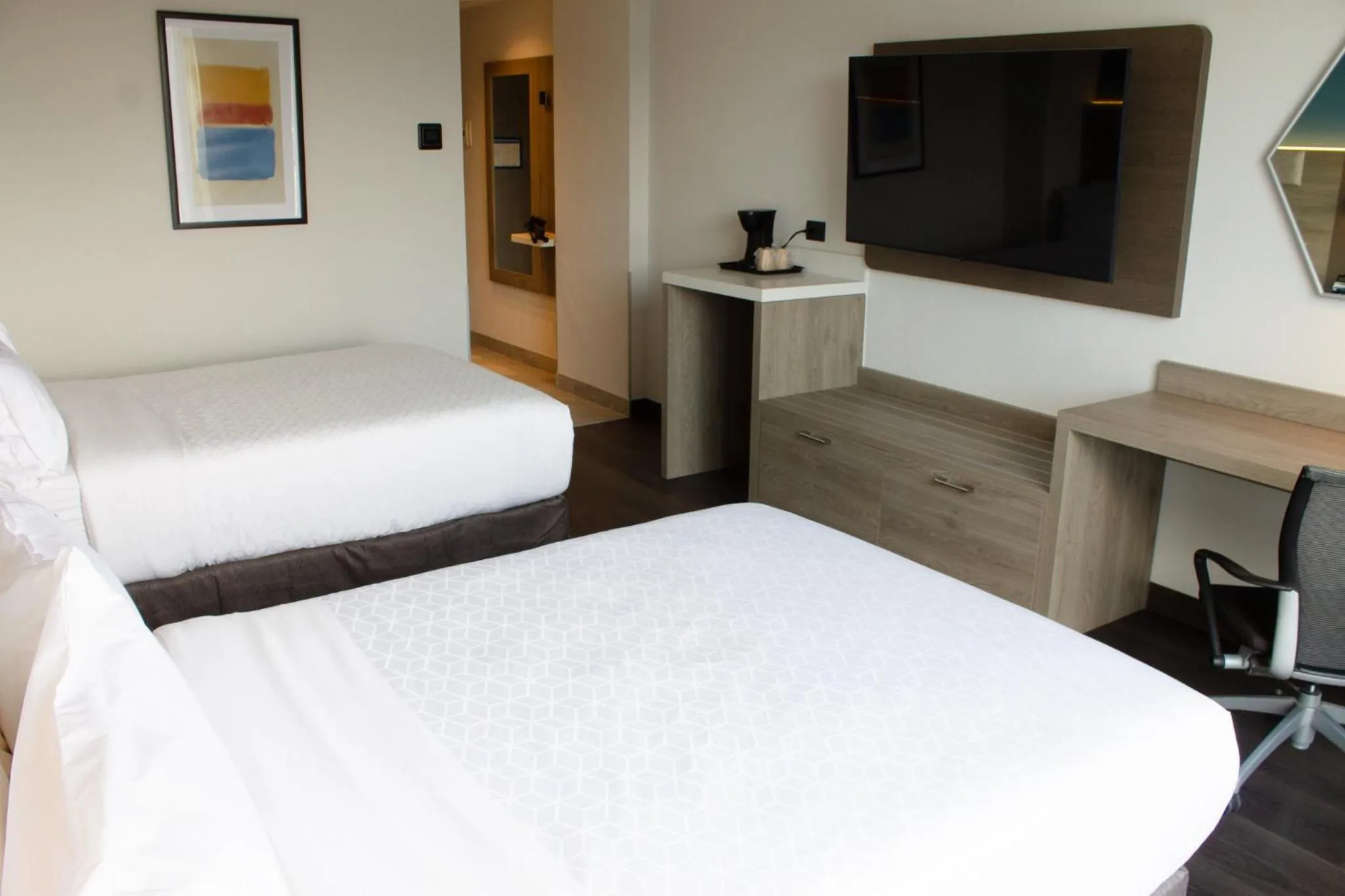 Photo of the whole room, Bed in Holiday Inn Express Guadalajara Expo by IHG