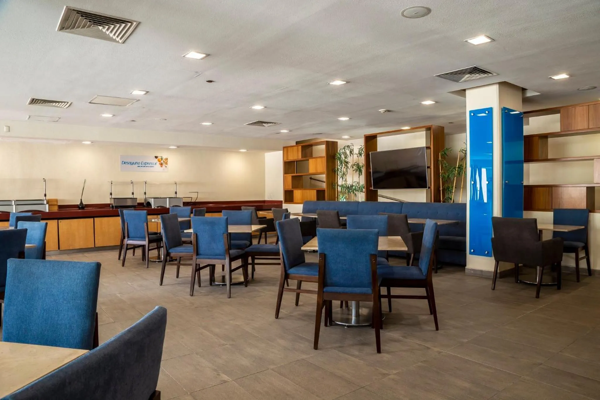 Breakfast in Holiday Inn Express Guadalajara Expo by IHG