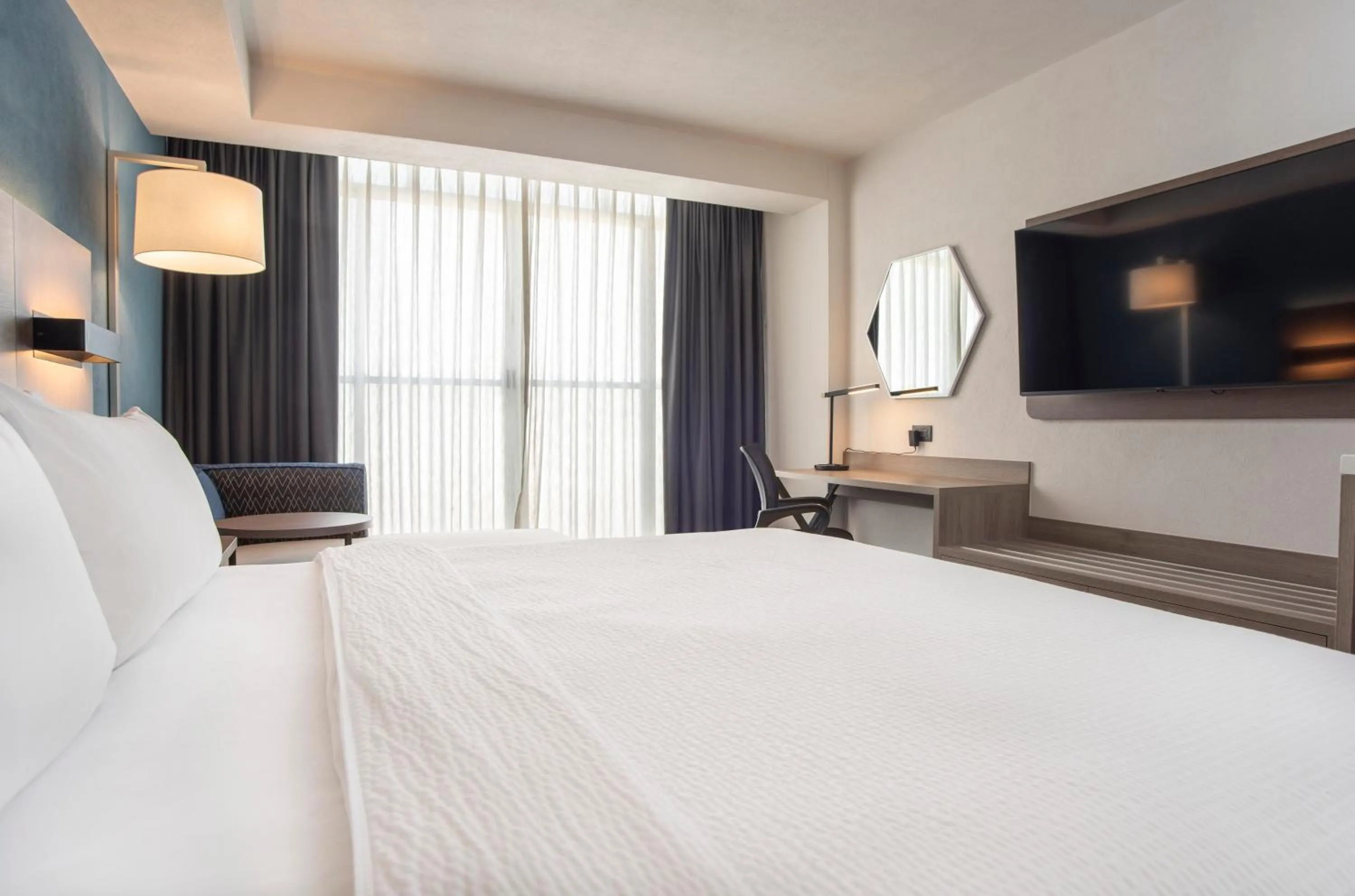 Bed in Holiday Inn Express Guadalajara Expo by IHG