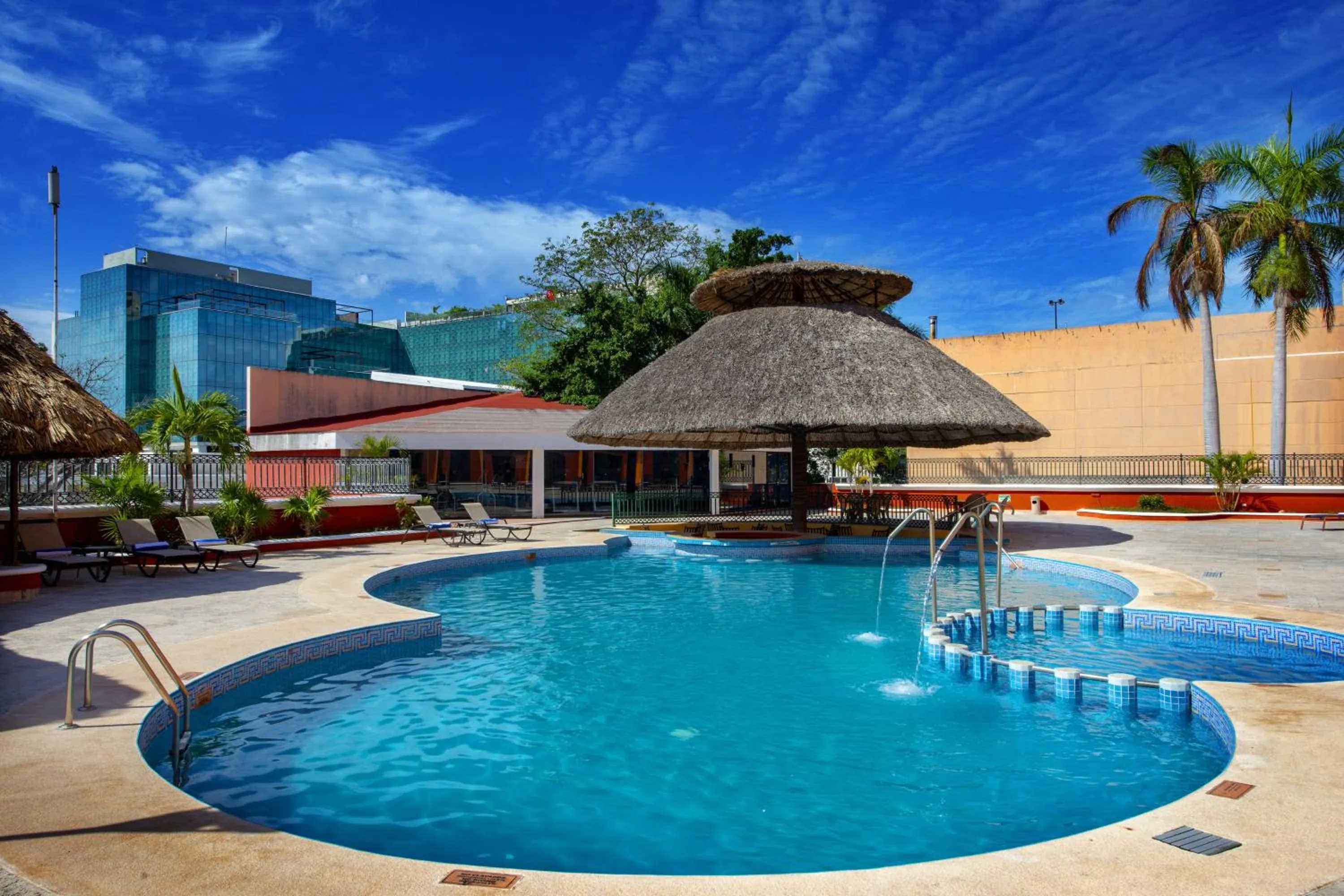 Swimming pool in Holiday Inn Merida by IHG