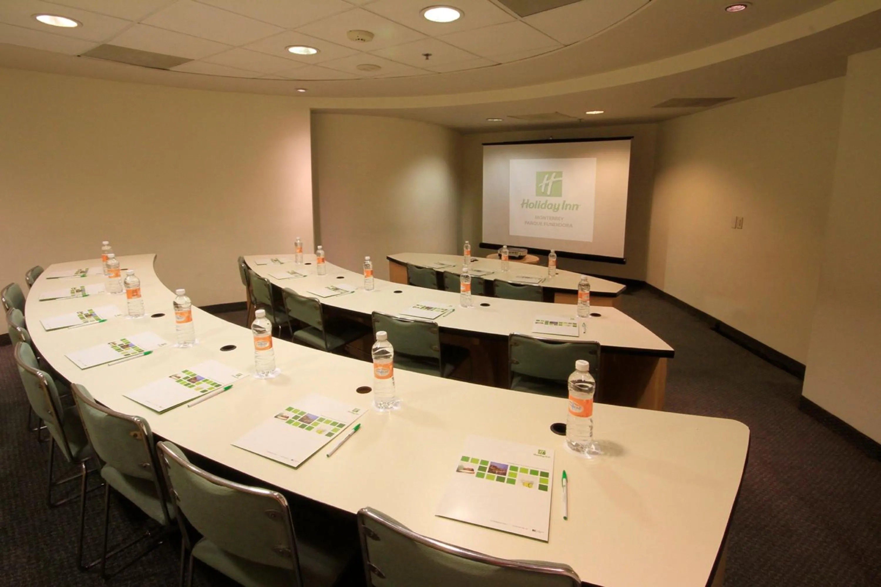 Meeting/conference room in Holiday Inn Monterrey-Parque Fundidora by IHG