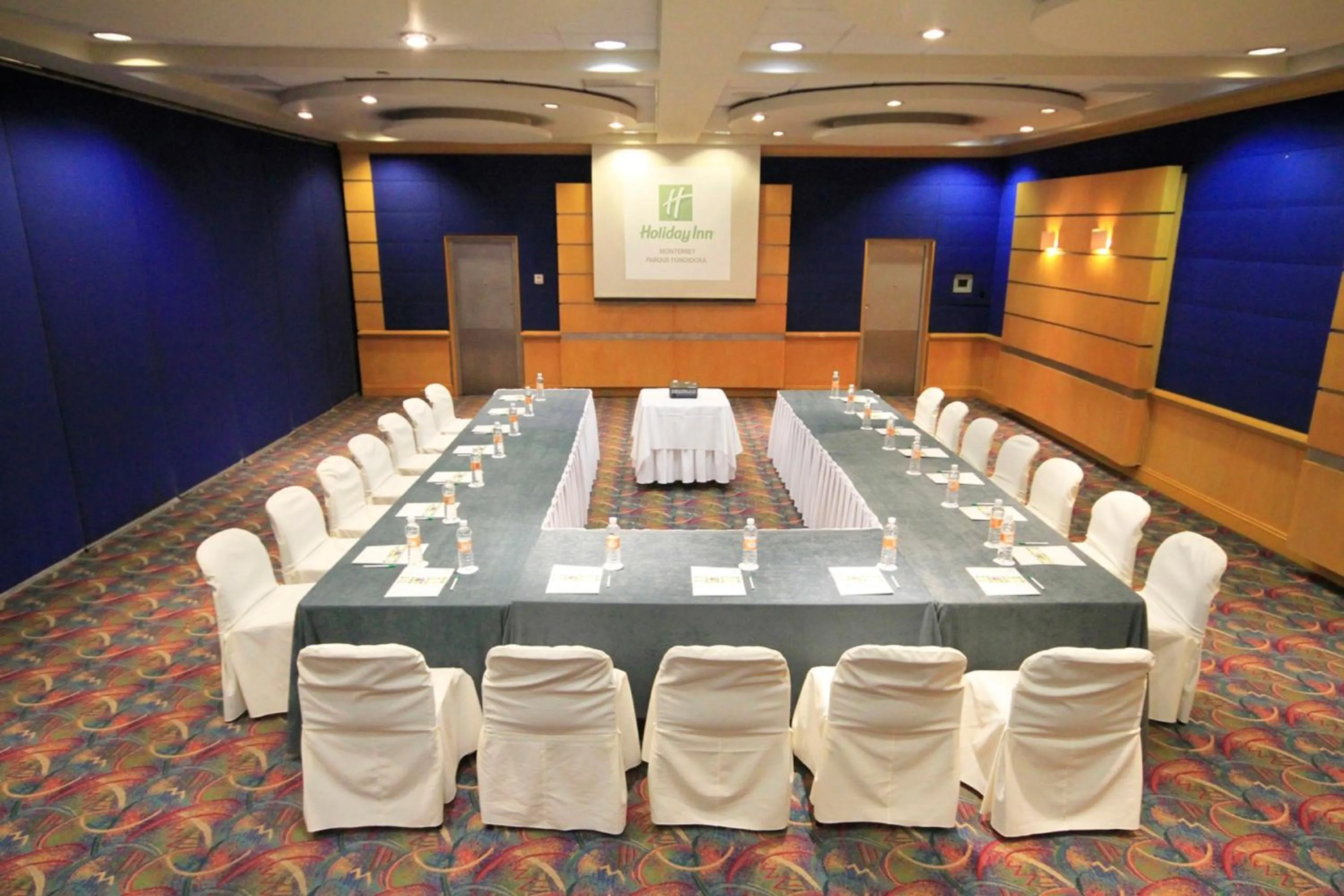 Meeting/conference room in Holiday Inn Monterrey-Parque Fundidora by IHG