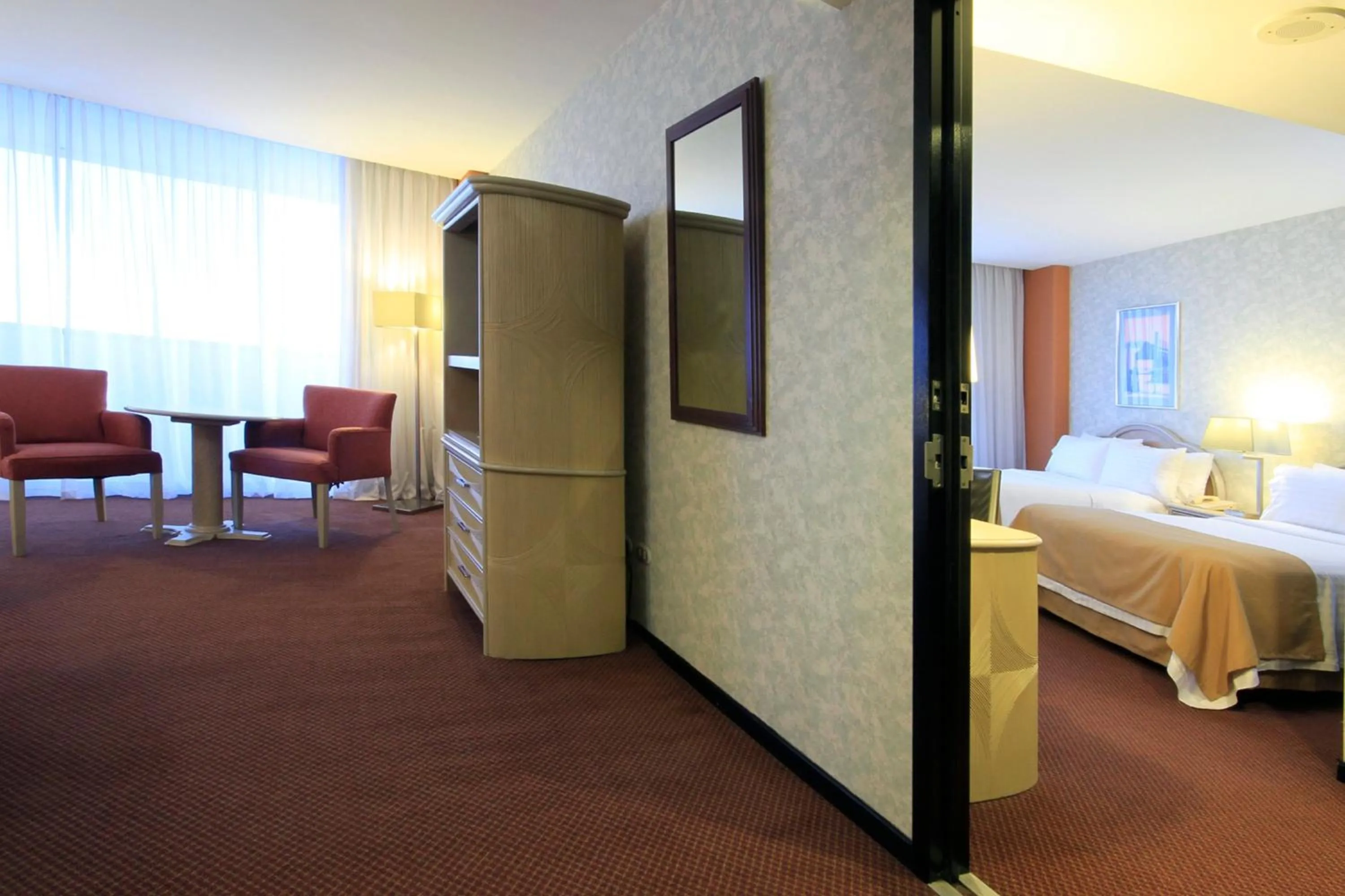 Photo of the whole room, Bed in Holiday Inn Monterrey-Parque Fundidora by IHG