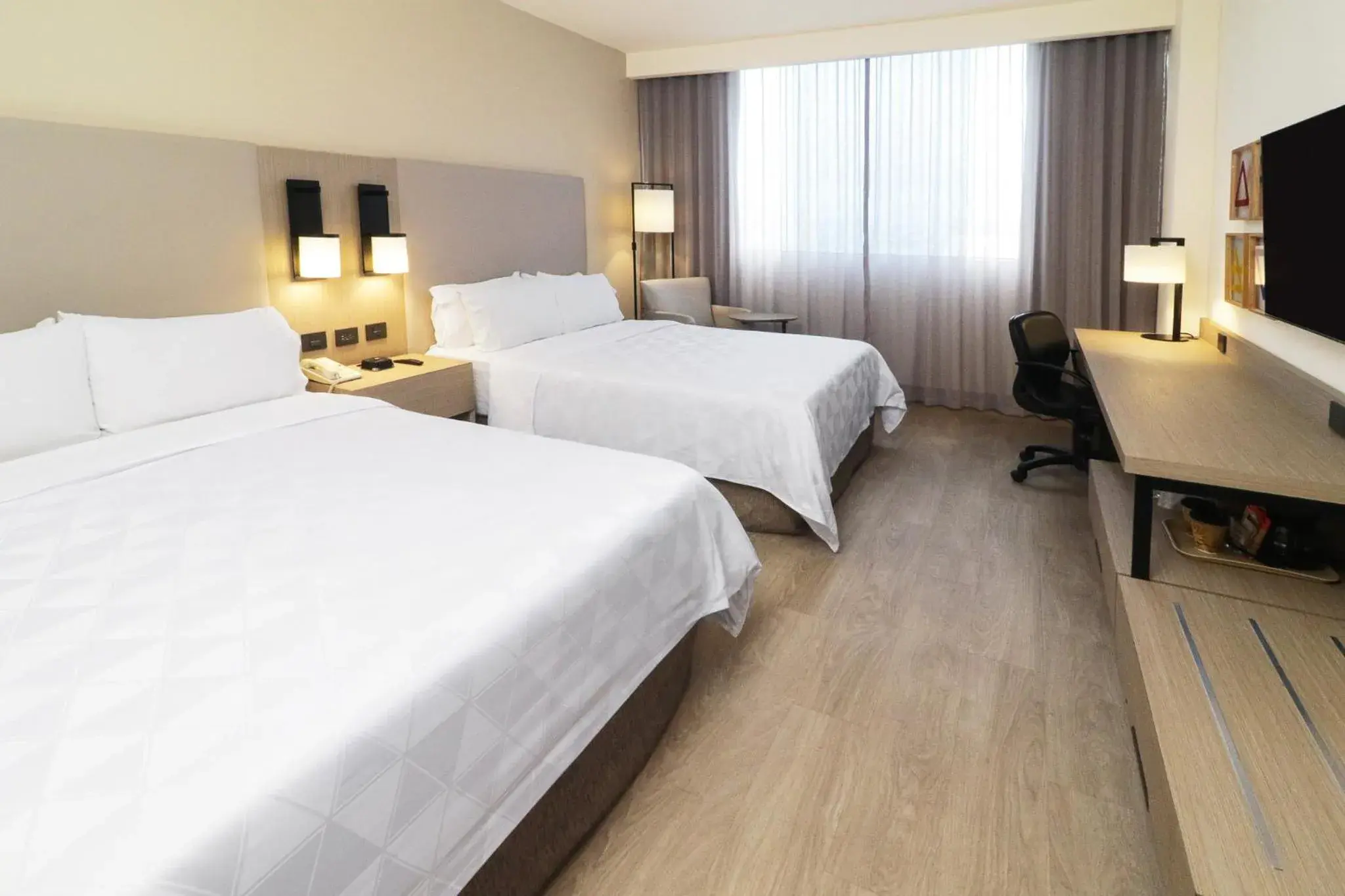 Standard Room with Two Queen Beds in Holiday Inn Monterrey-Parque Fundidora by IHG Standard Room with Two Queen Beds in Holiday Inn Monterrey-Parque Fundidora by IHG