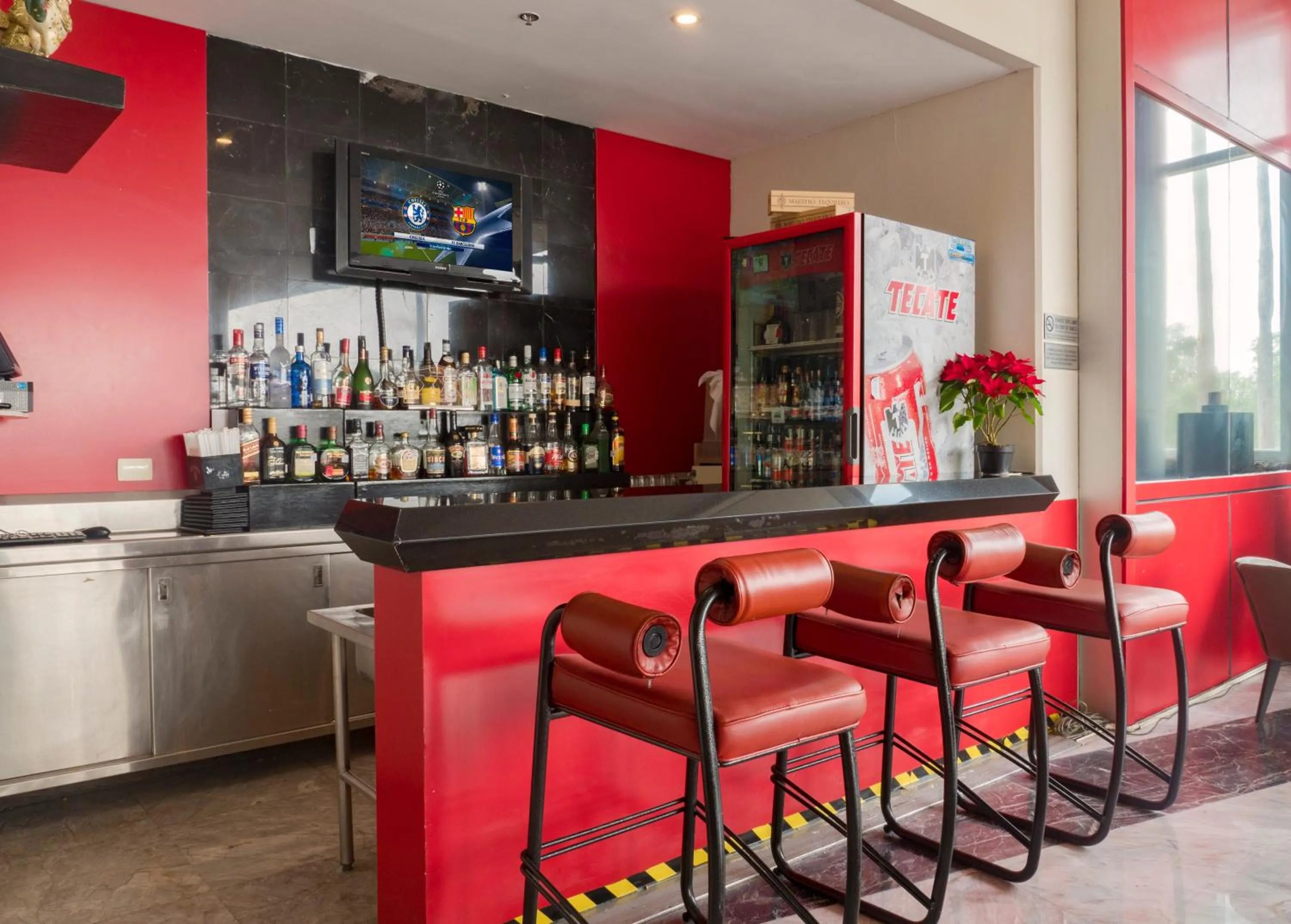 Lounge or bar in Holiday Inn Monterrey-Parque Fundidora by IHG