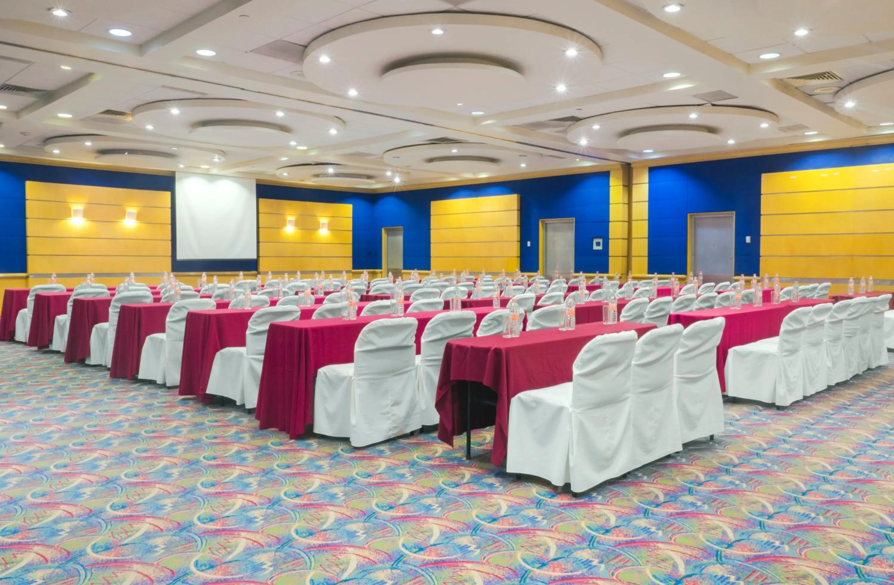 Meeting/conference room in Holiday Inn Monterrey-Parque Fundidora by IHG