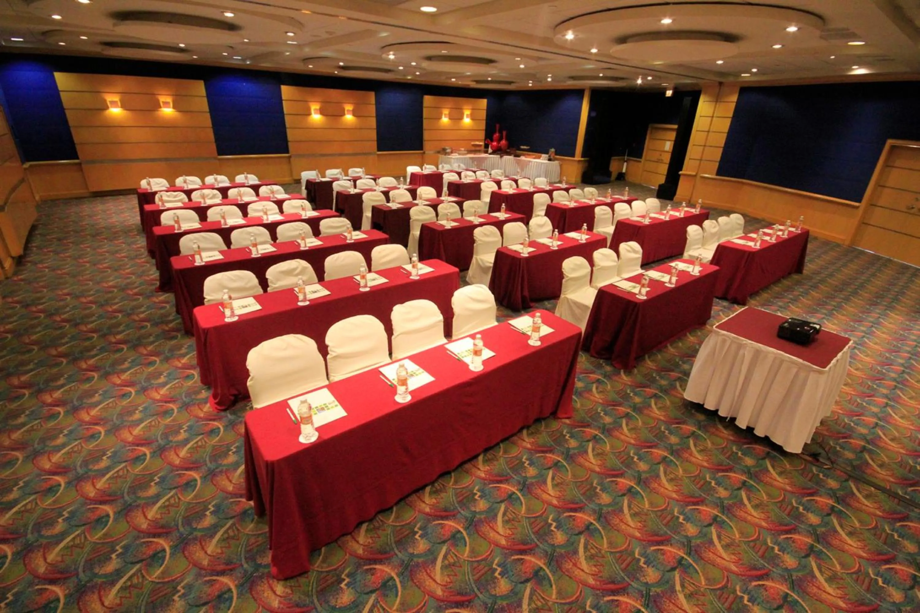 Meeting/conference room in Holiday Inn Monterrey-Parque Fundidora by IHG
